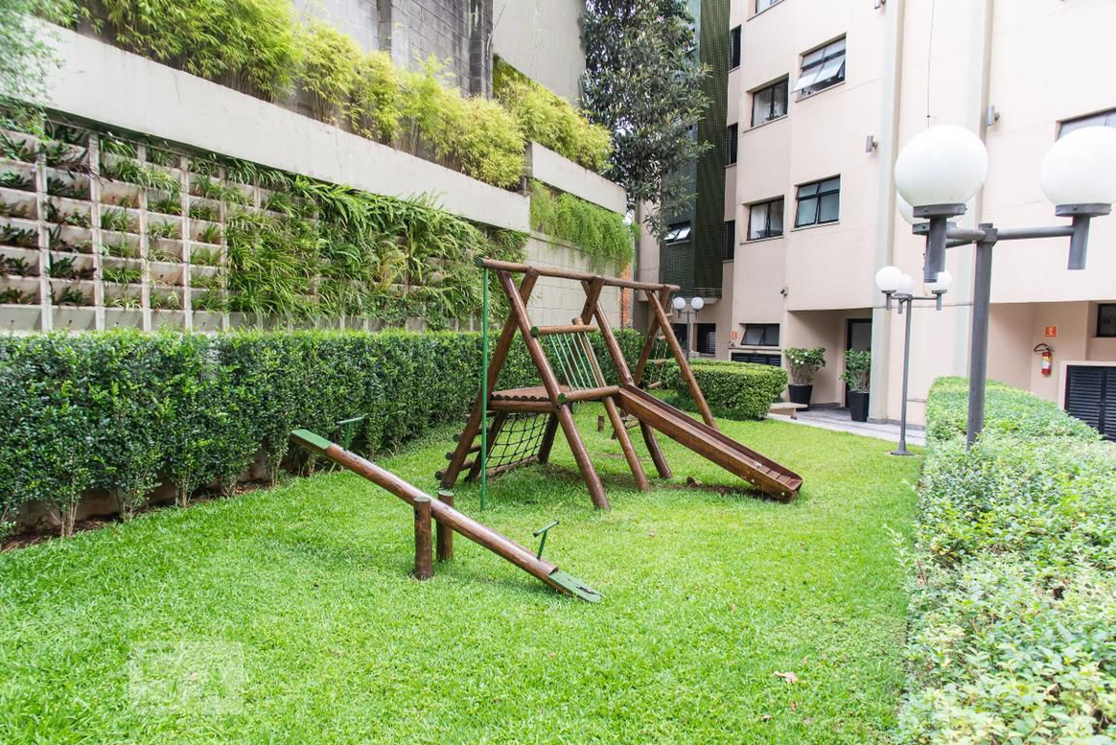 Playground - Edifício Conjunto Arquitetônico