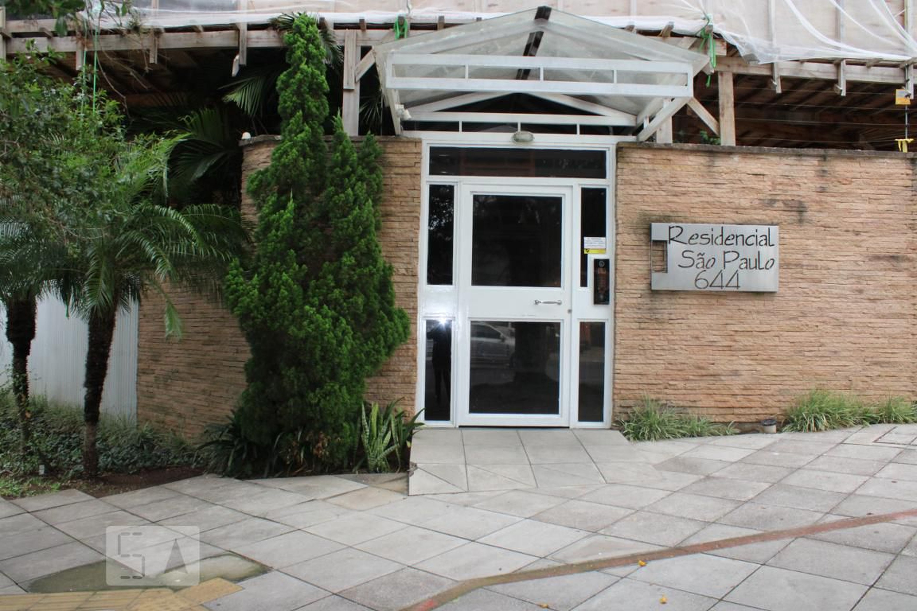 Fachada Condomínio em Rua Domingos Martins, 642