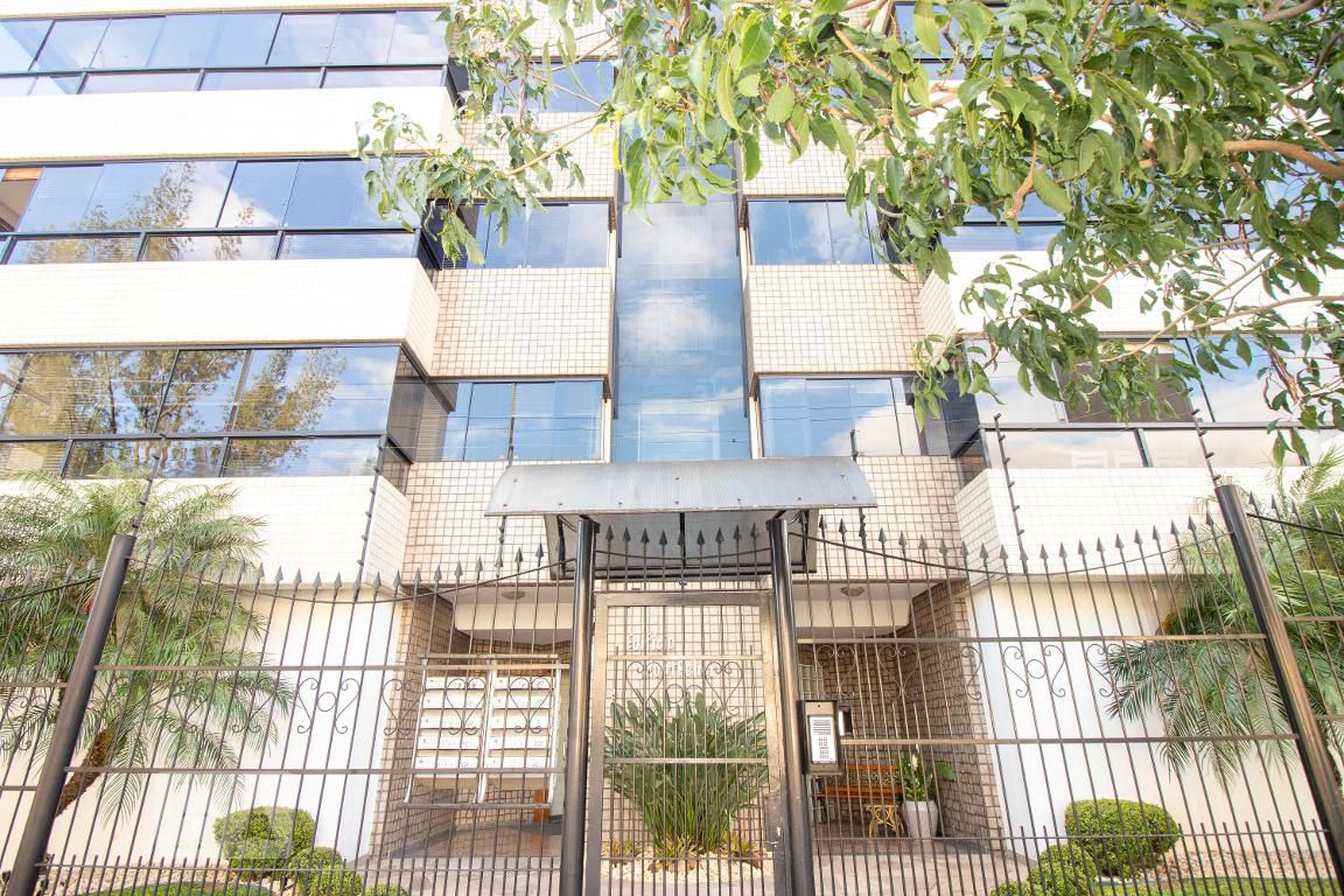 Fachada Condomínio em Adda Mascarenhas de Moraes, 811