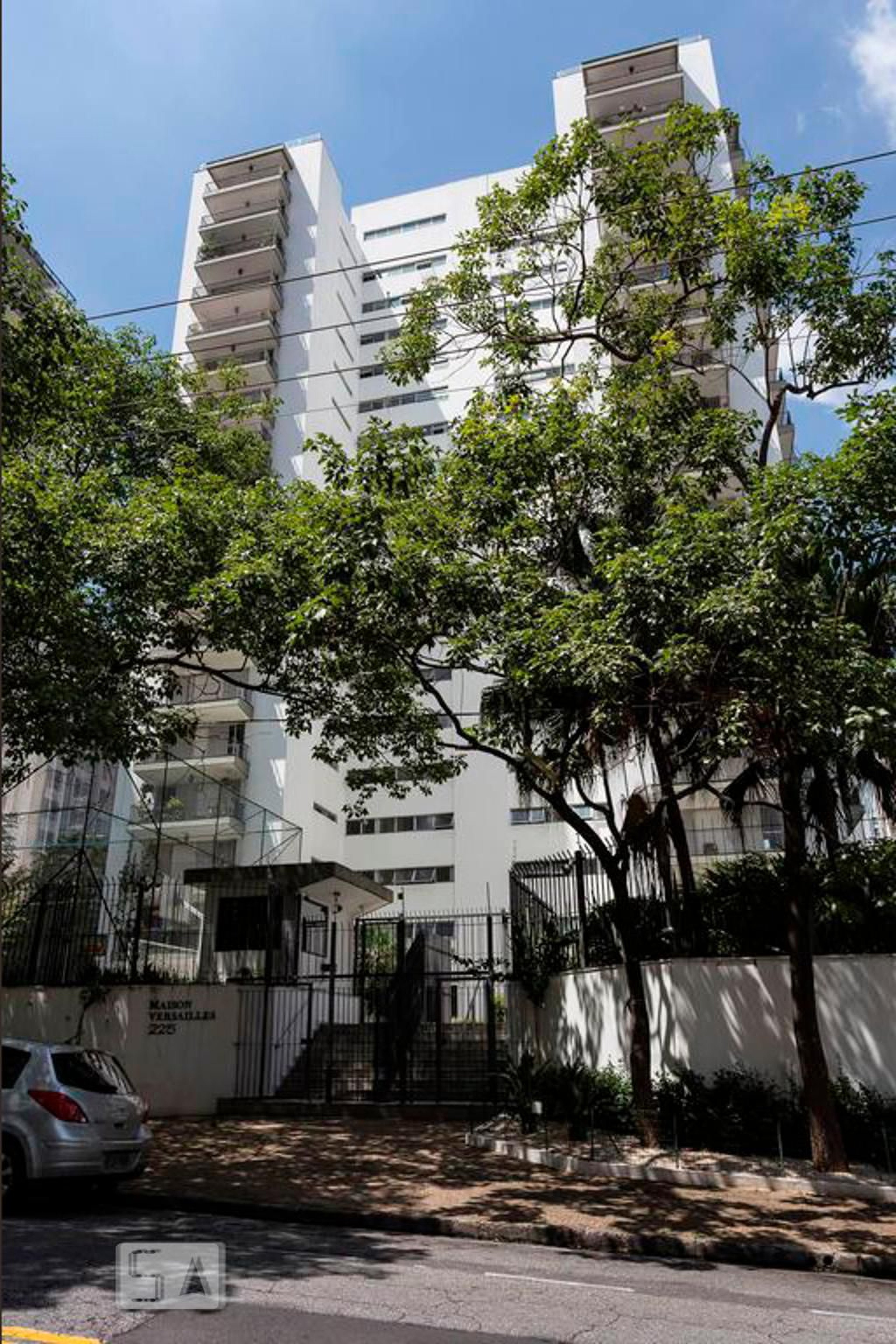 Fachada do Prédio Condomínio Maison Versailles