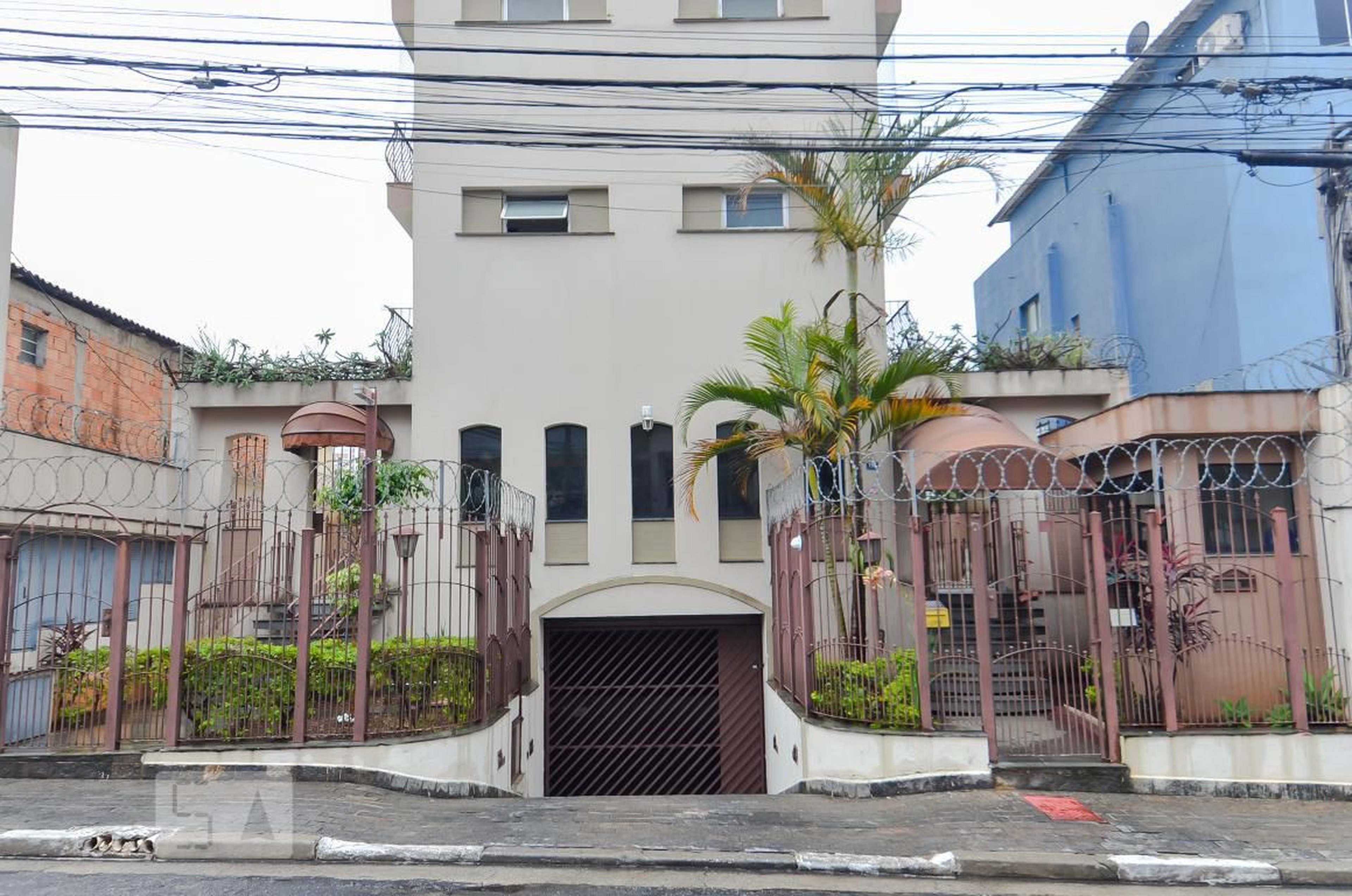 Fachada do Prédio Condomínio em Rua Rahal, 198