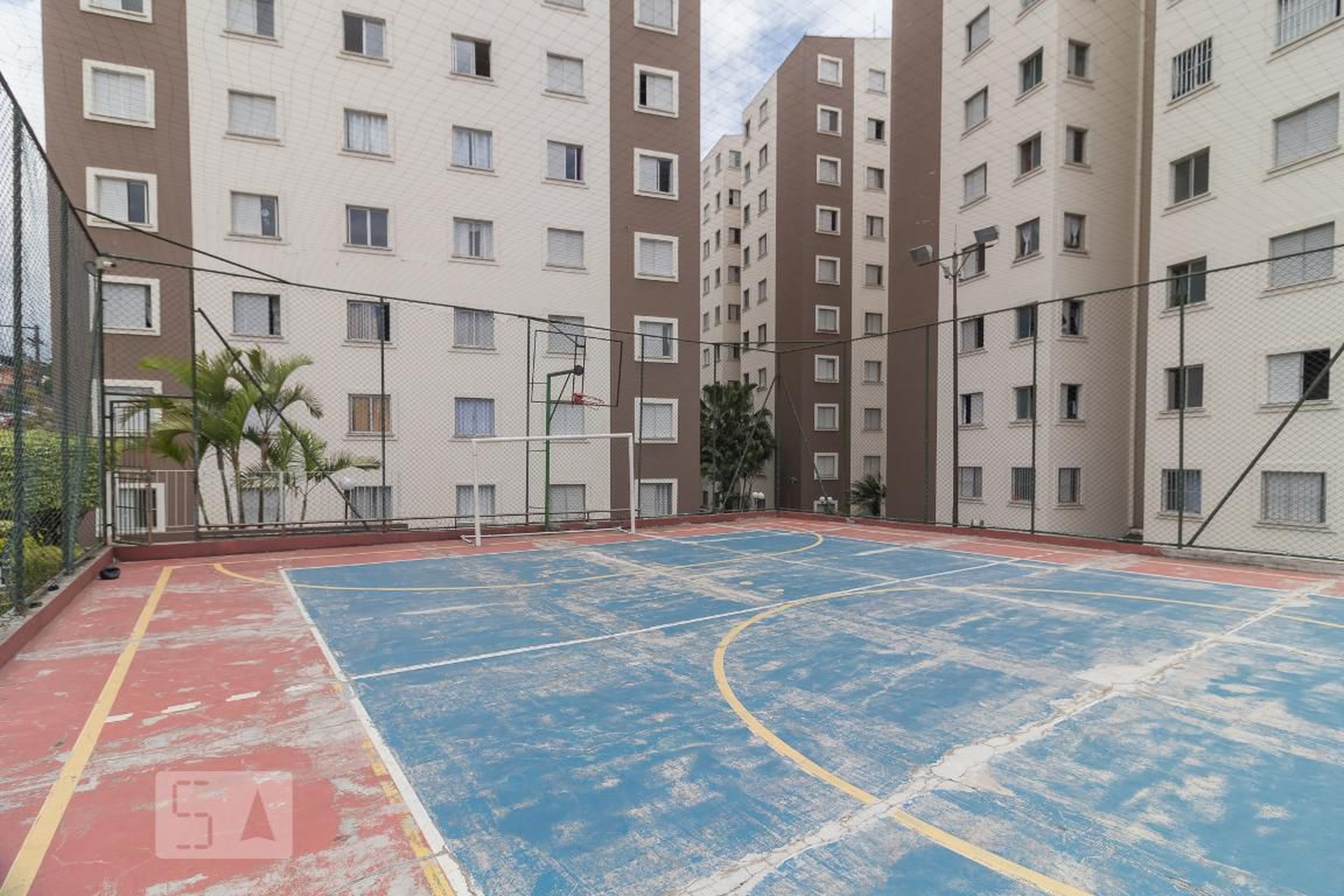 Quadra poliesportiva - Praça das Flores