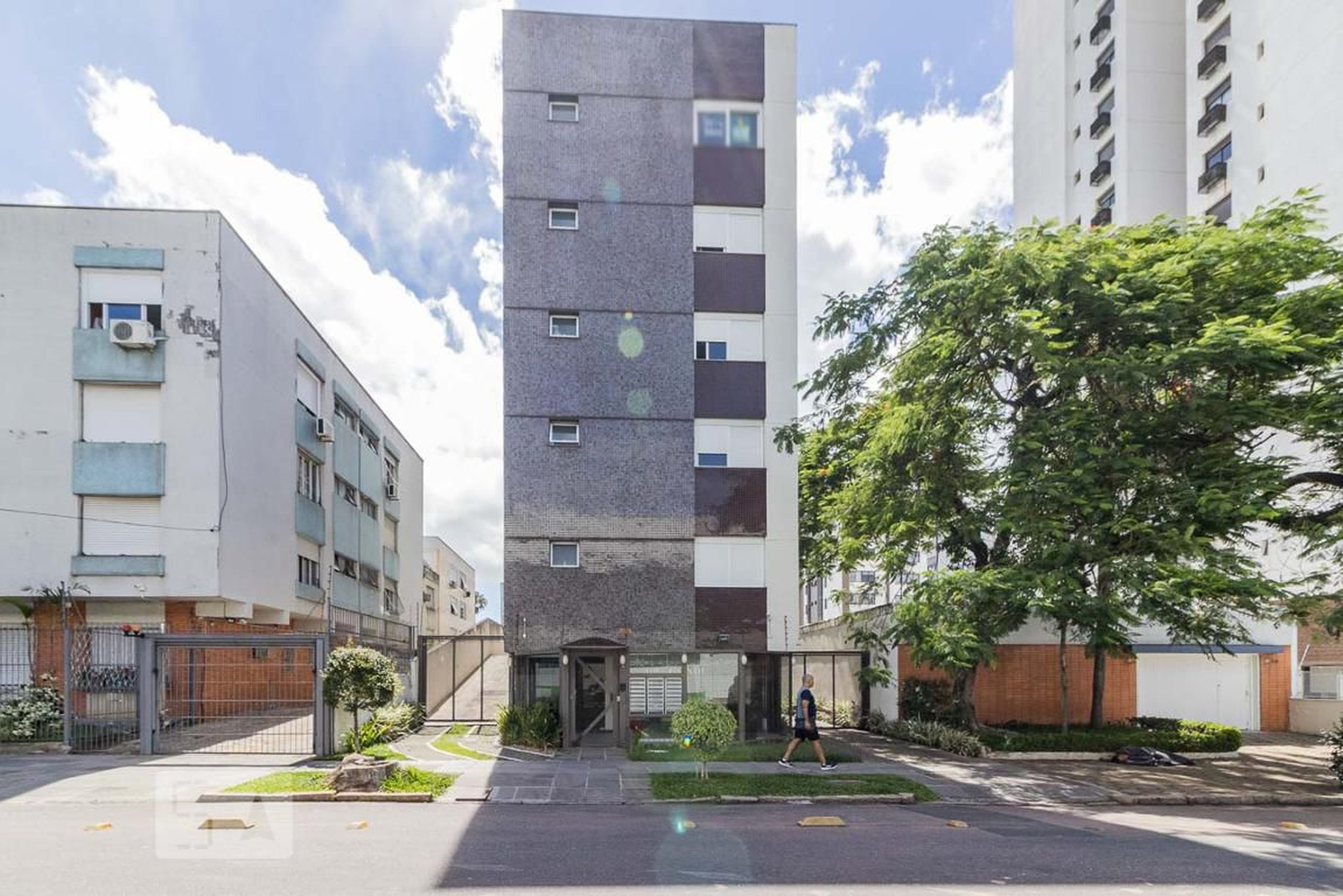 Fachada Condomínio em Rua Gonçalves Dias, 115