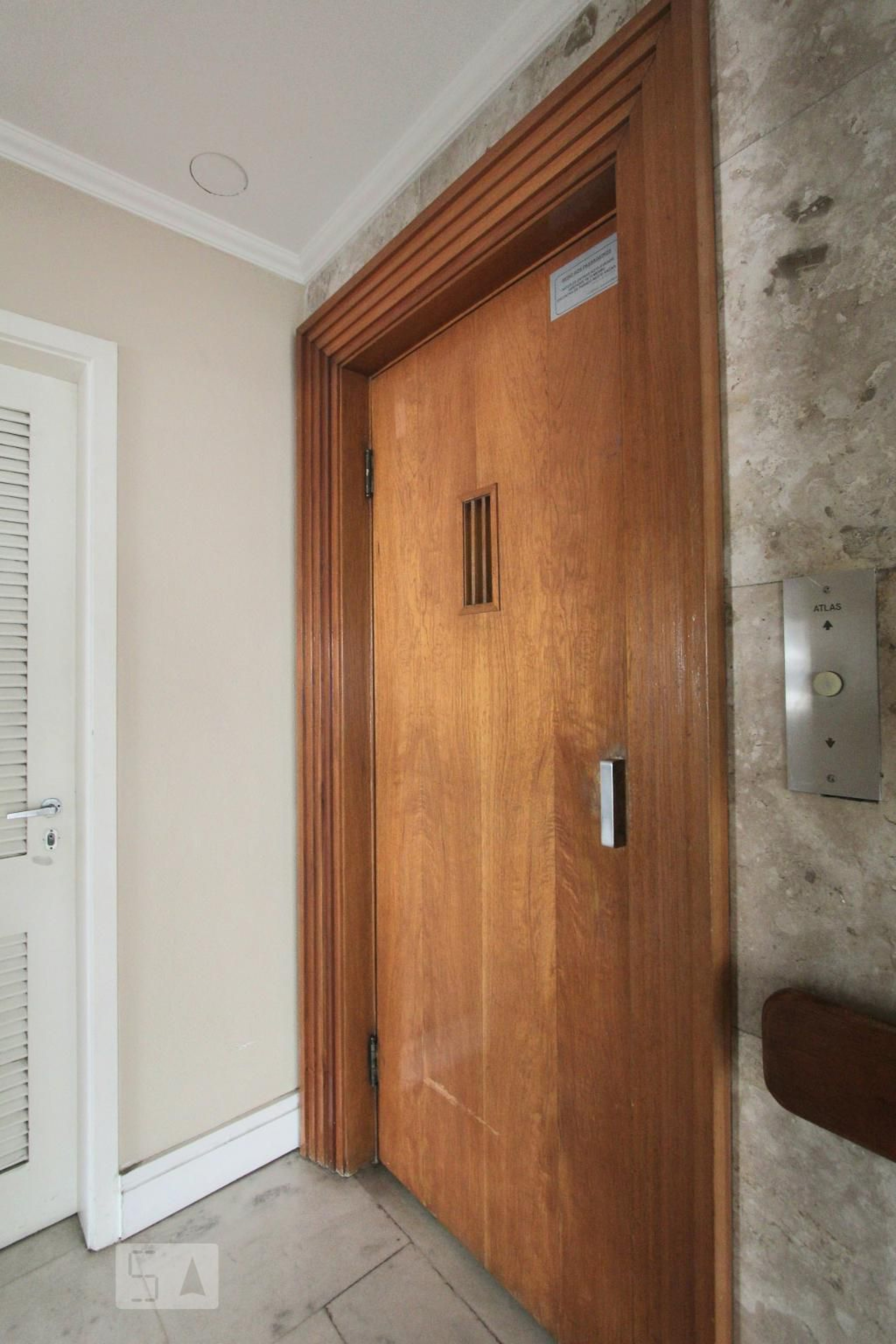 ELEVADOR - Edifício Augustus