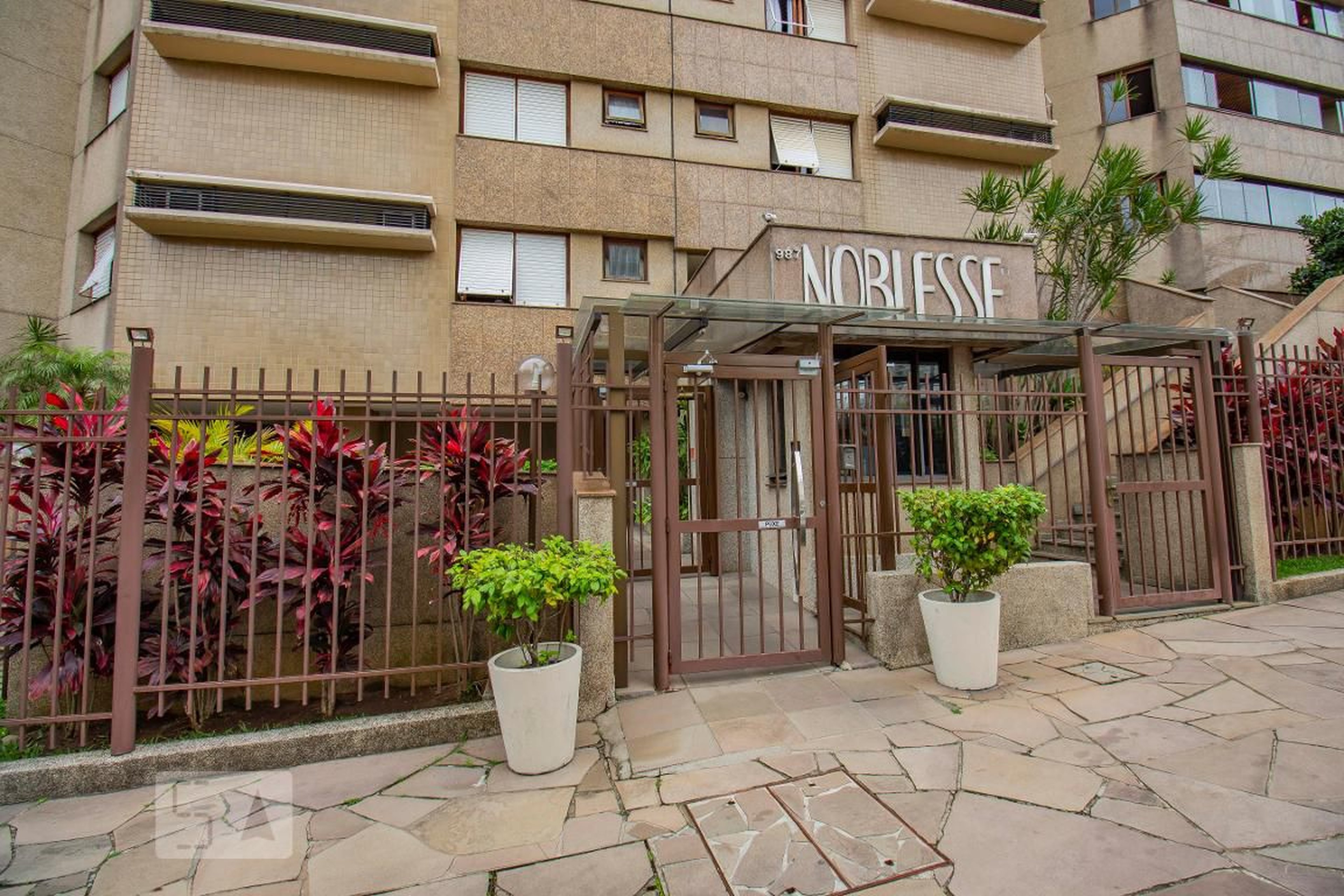 Fachada do Condomínio Condomínio Noblesse Residence