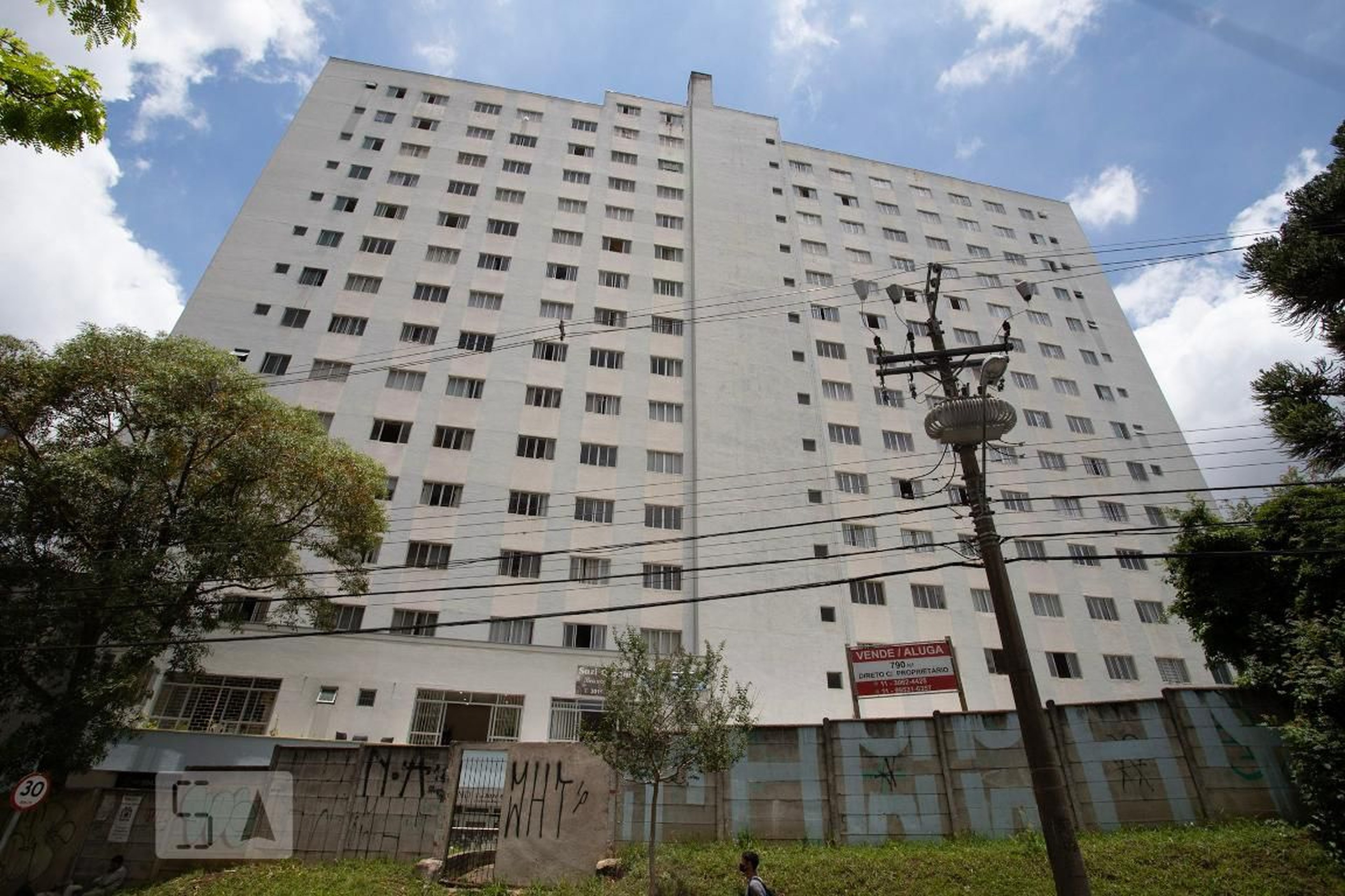 Fachada do Condomínio Edifício Vitória Comercial