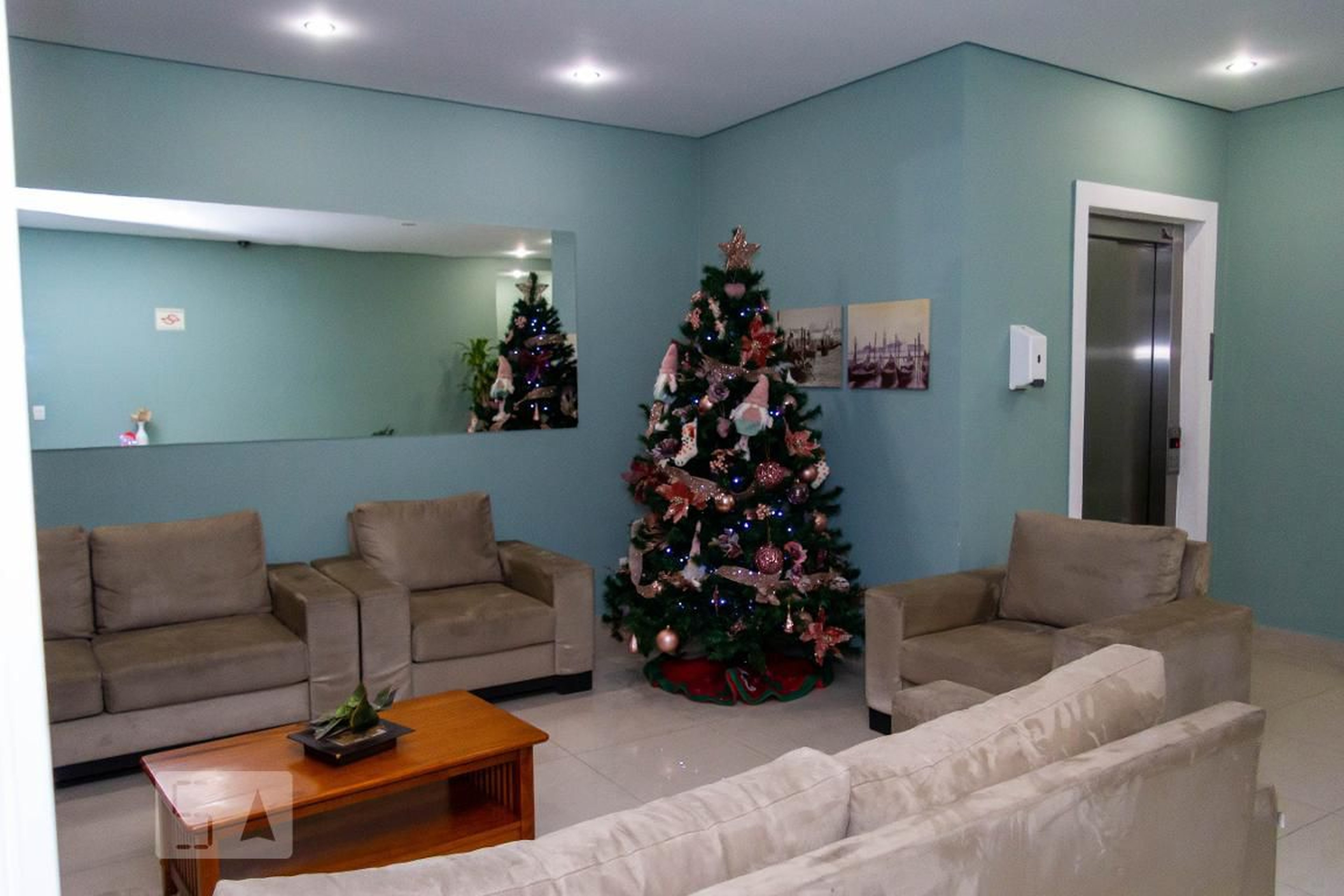 Hall de Entrada - Les Sens