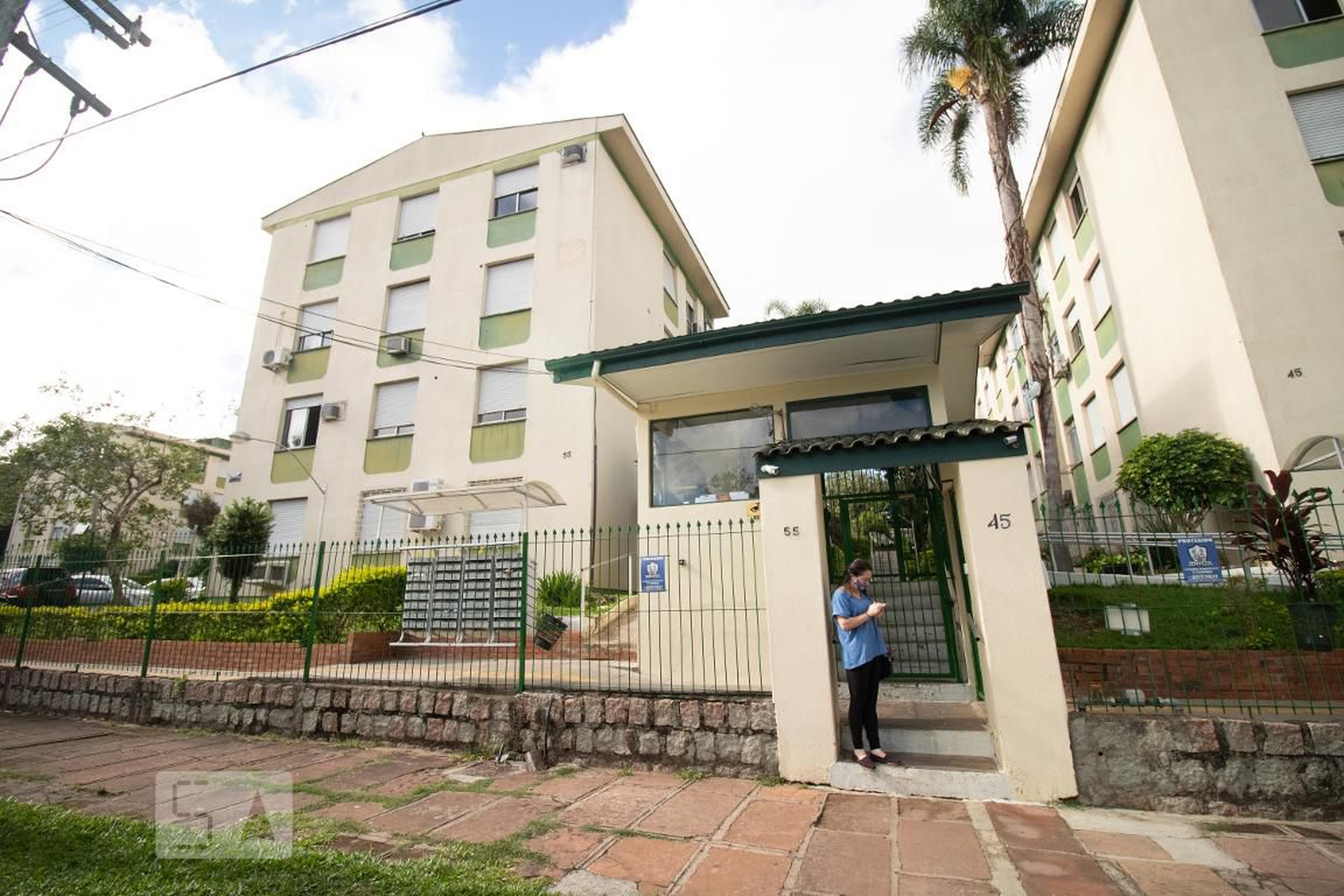 Fachada Condomínio em Rua Doutor Pio Fiori de Azevedo, 100
