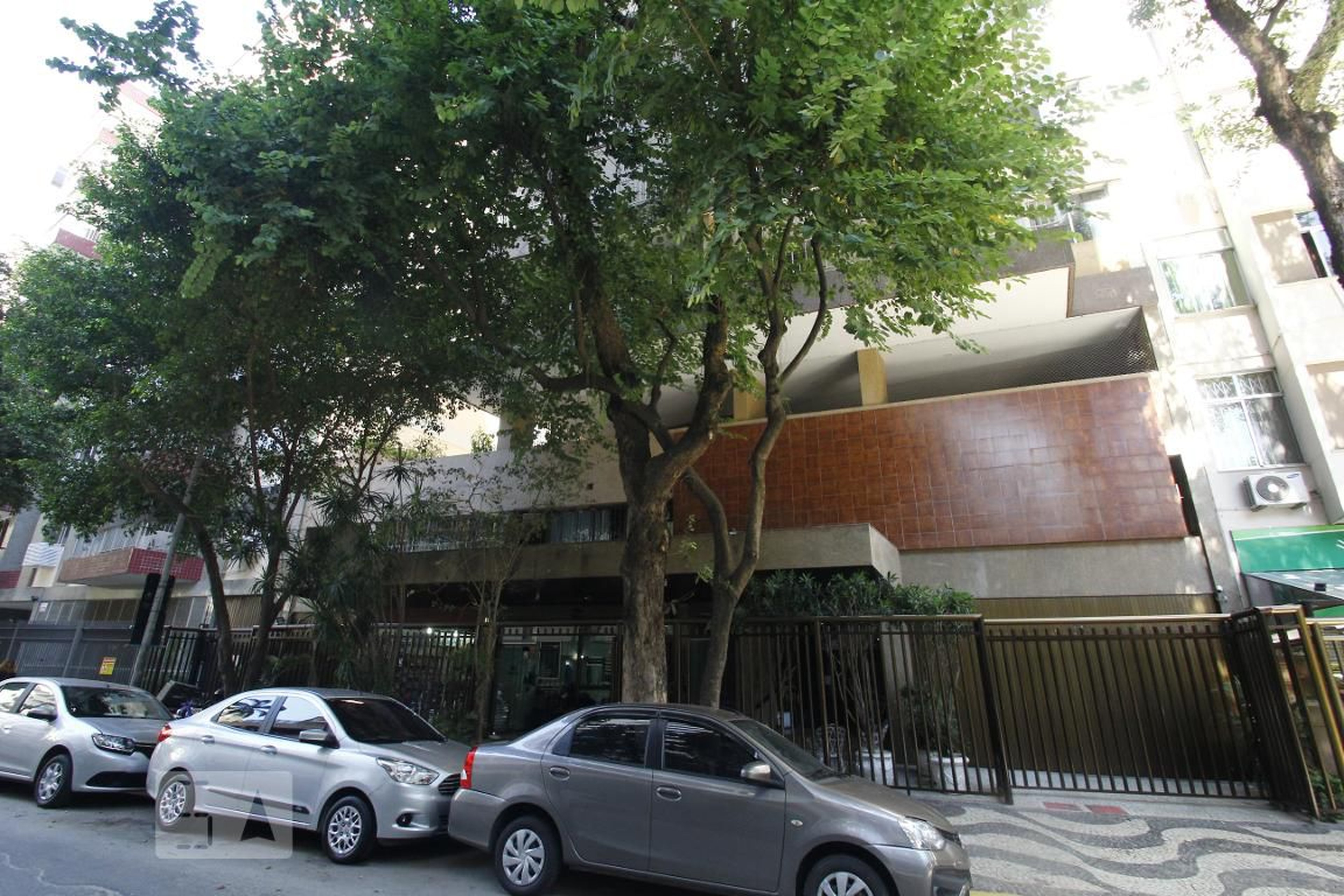 Fachada do Prédio Condomínio Bandeirante Bras Lema