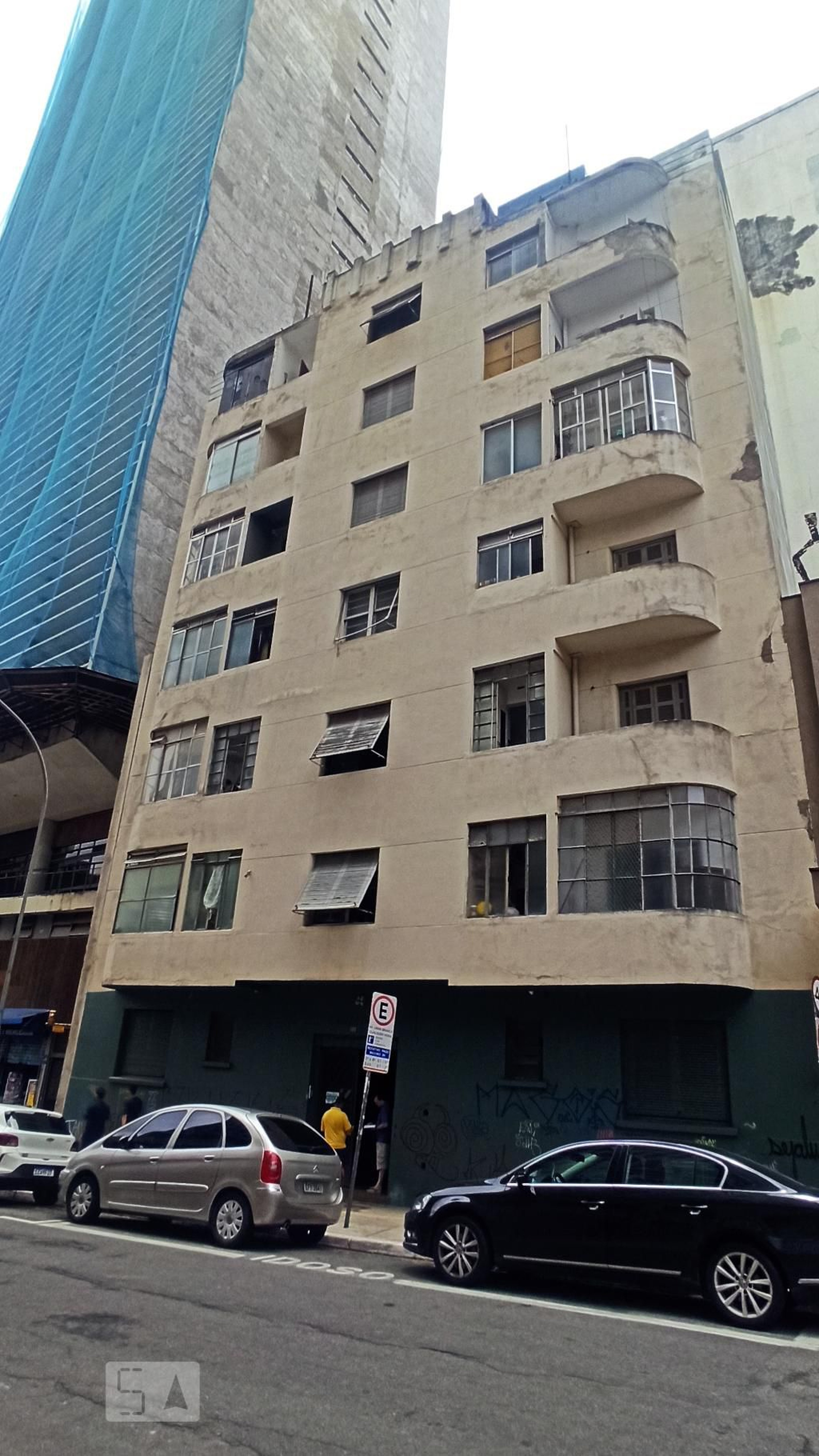 Fachada do Prédio Condomínio em Rua Araújo, 355