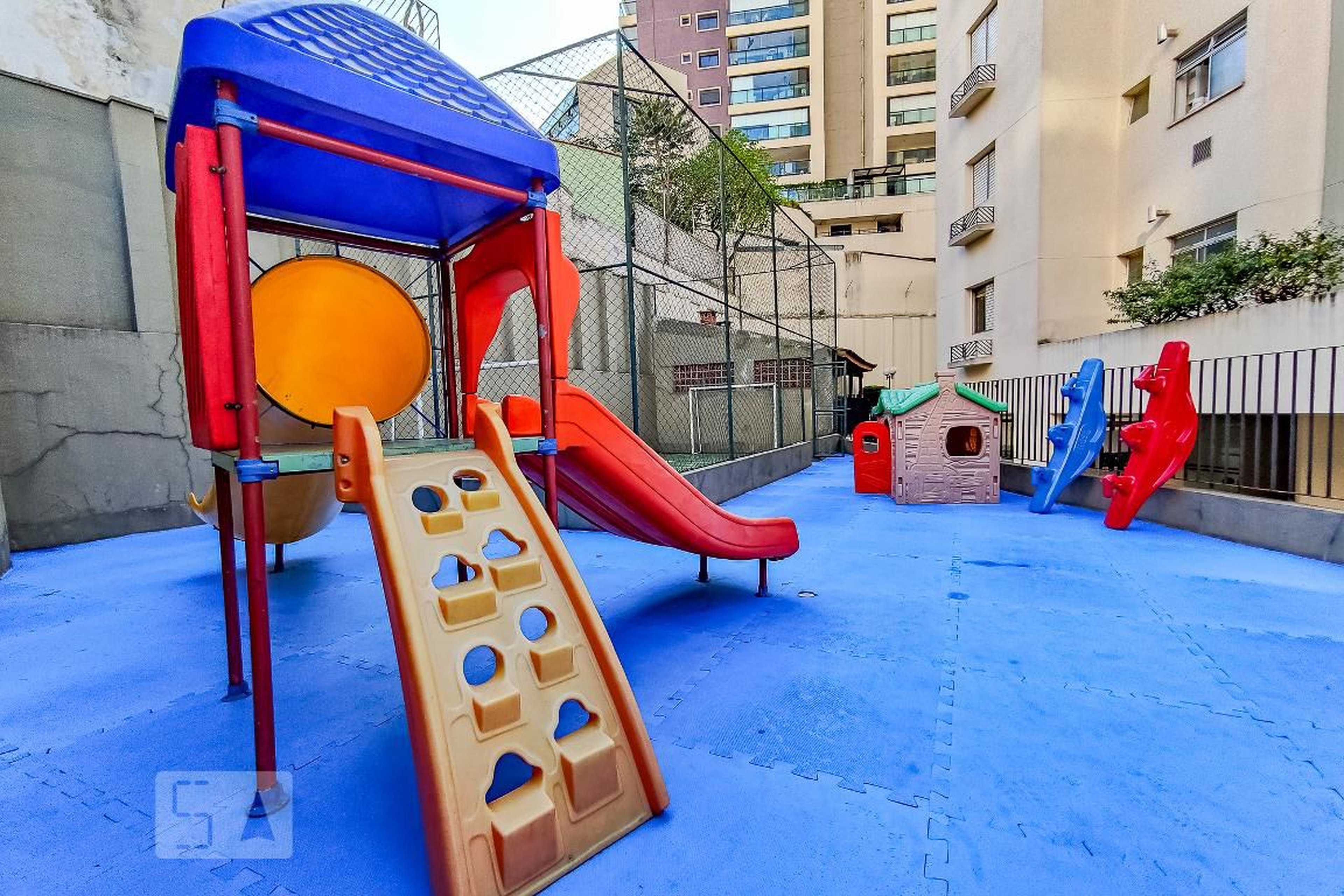 Playground - Arthur Labes