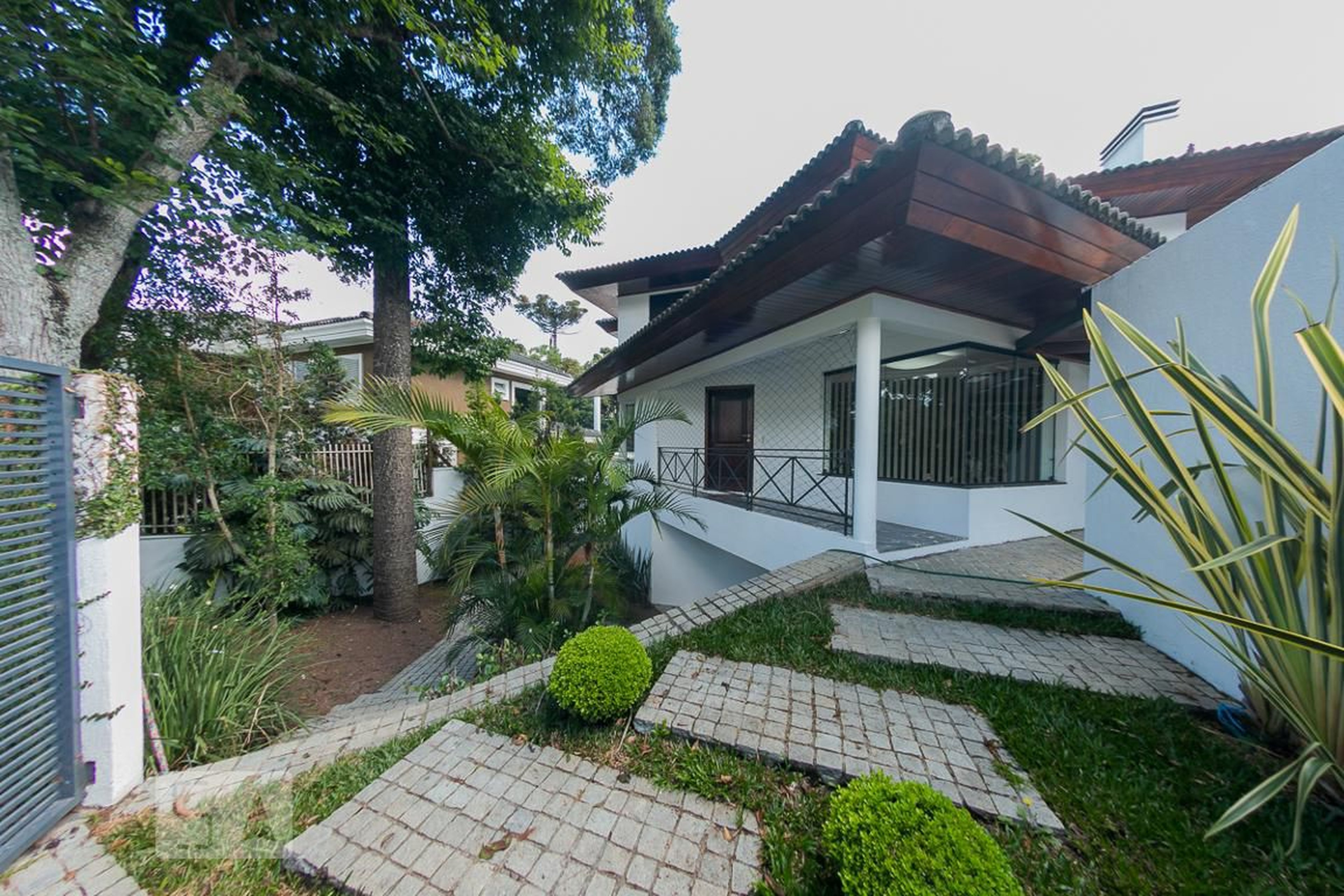 Fachada Condomínio em Alameda das Hortências, 97