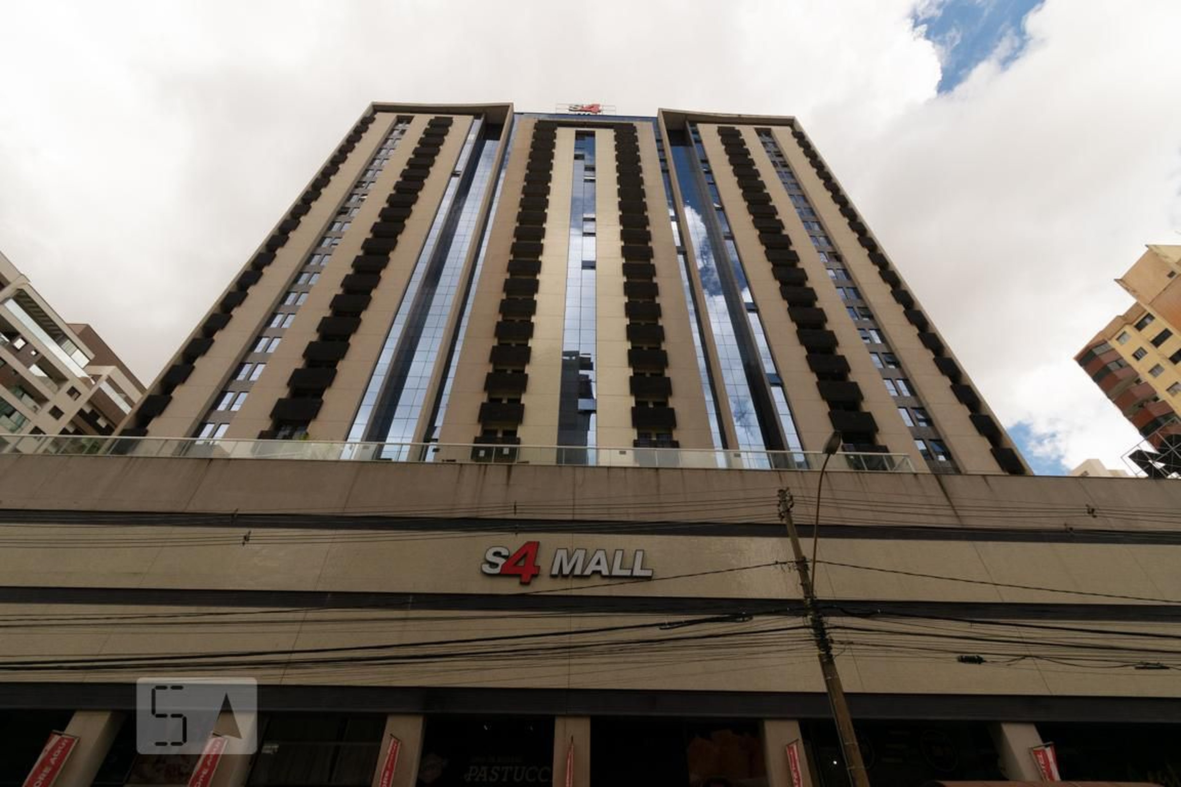 Fachada Condomínio S4 Hotel - KIT Mobiliada