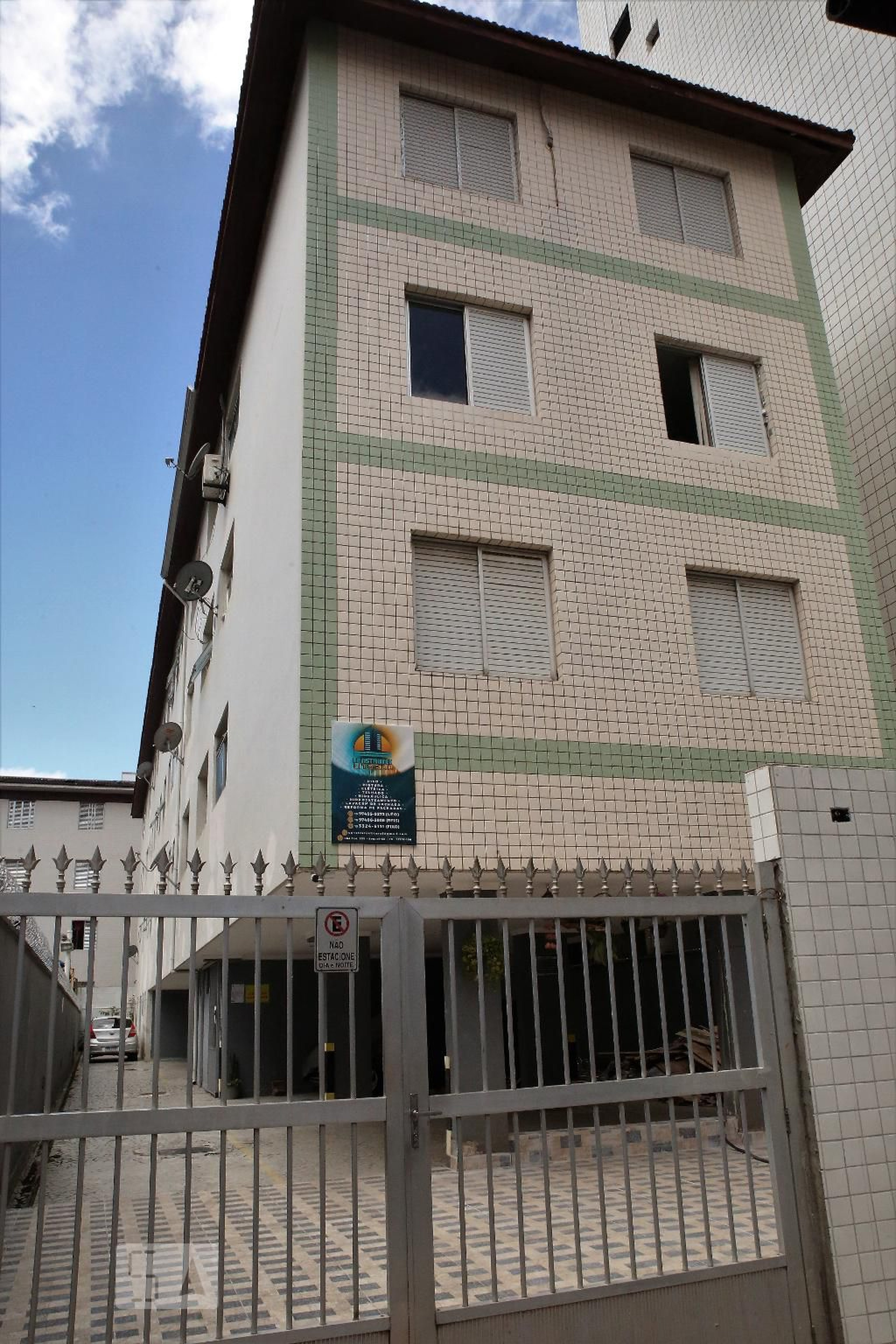 Fachada Condomínio em Rua Oceânica Amábile, 356