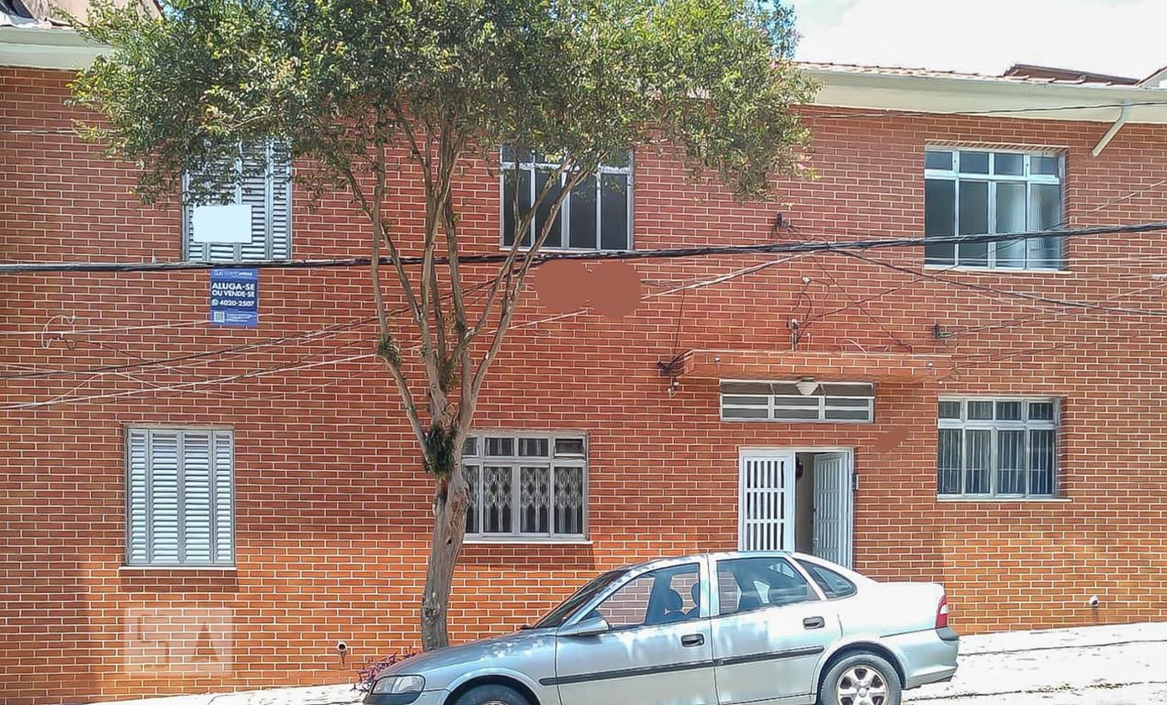 Fachada Condomínio em Rua Emboaçava, 196