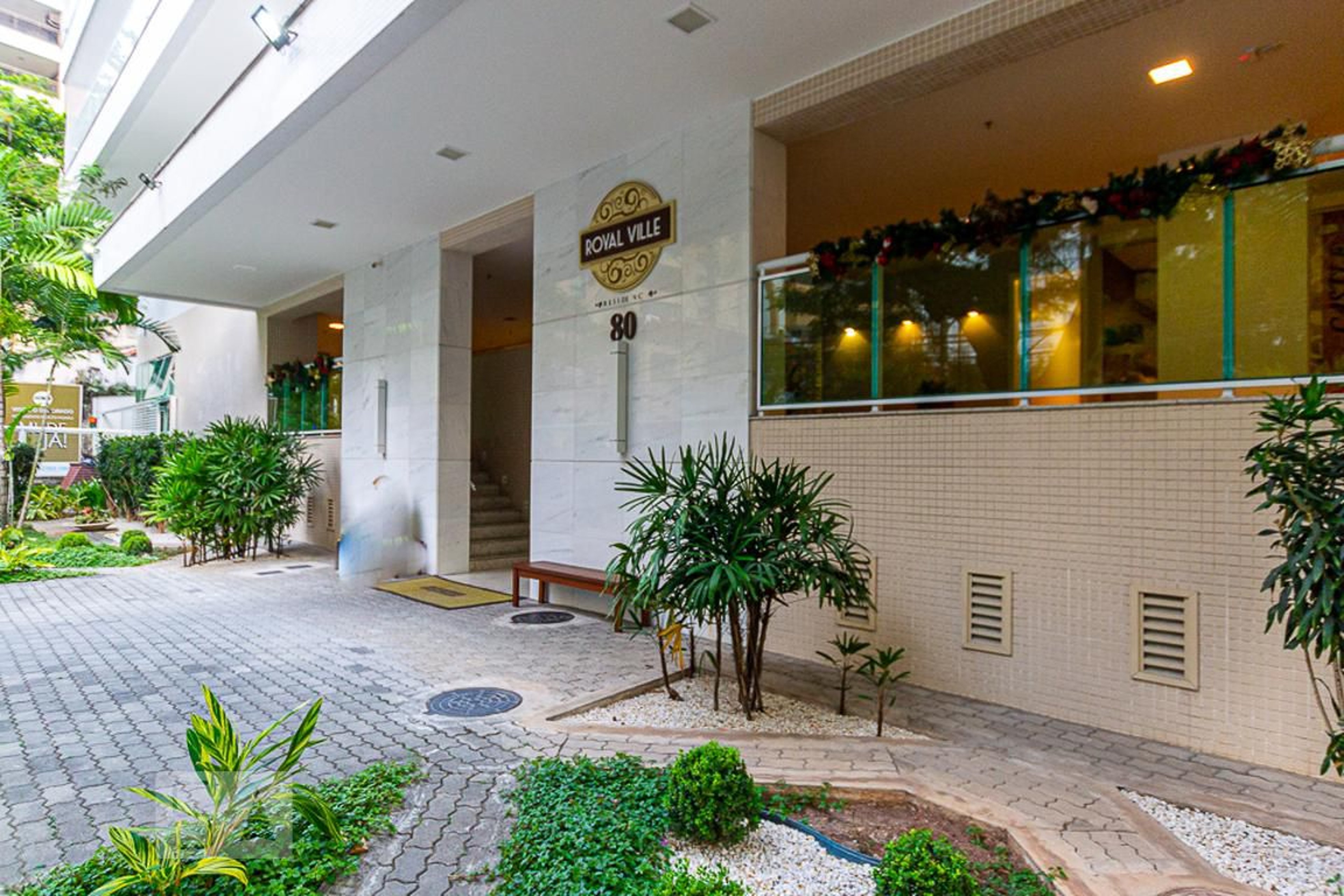Entrada - Royal Ville