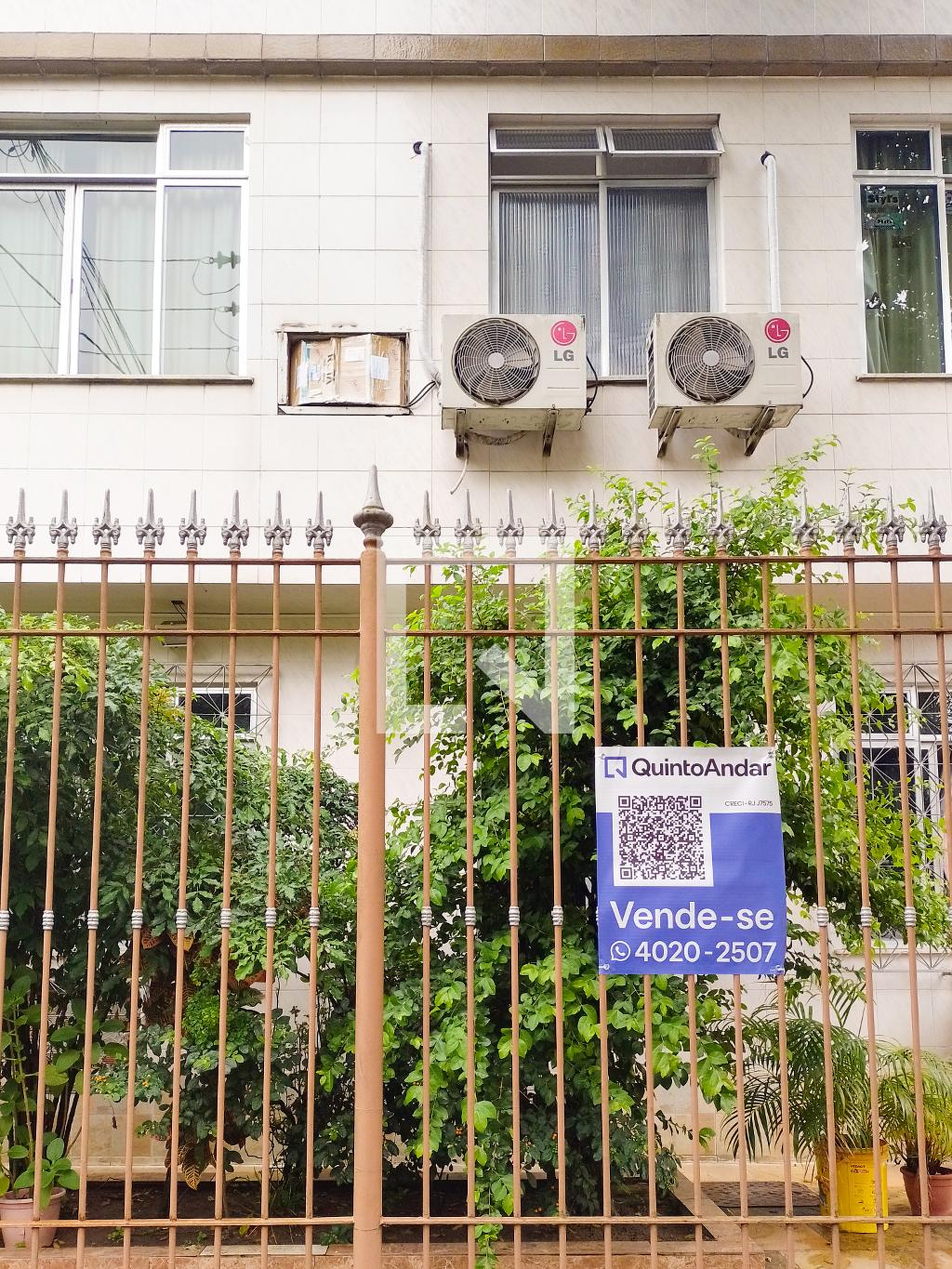 Fachada Condomínio em Rua Haroldo Lôbo, 115