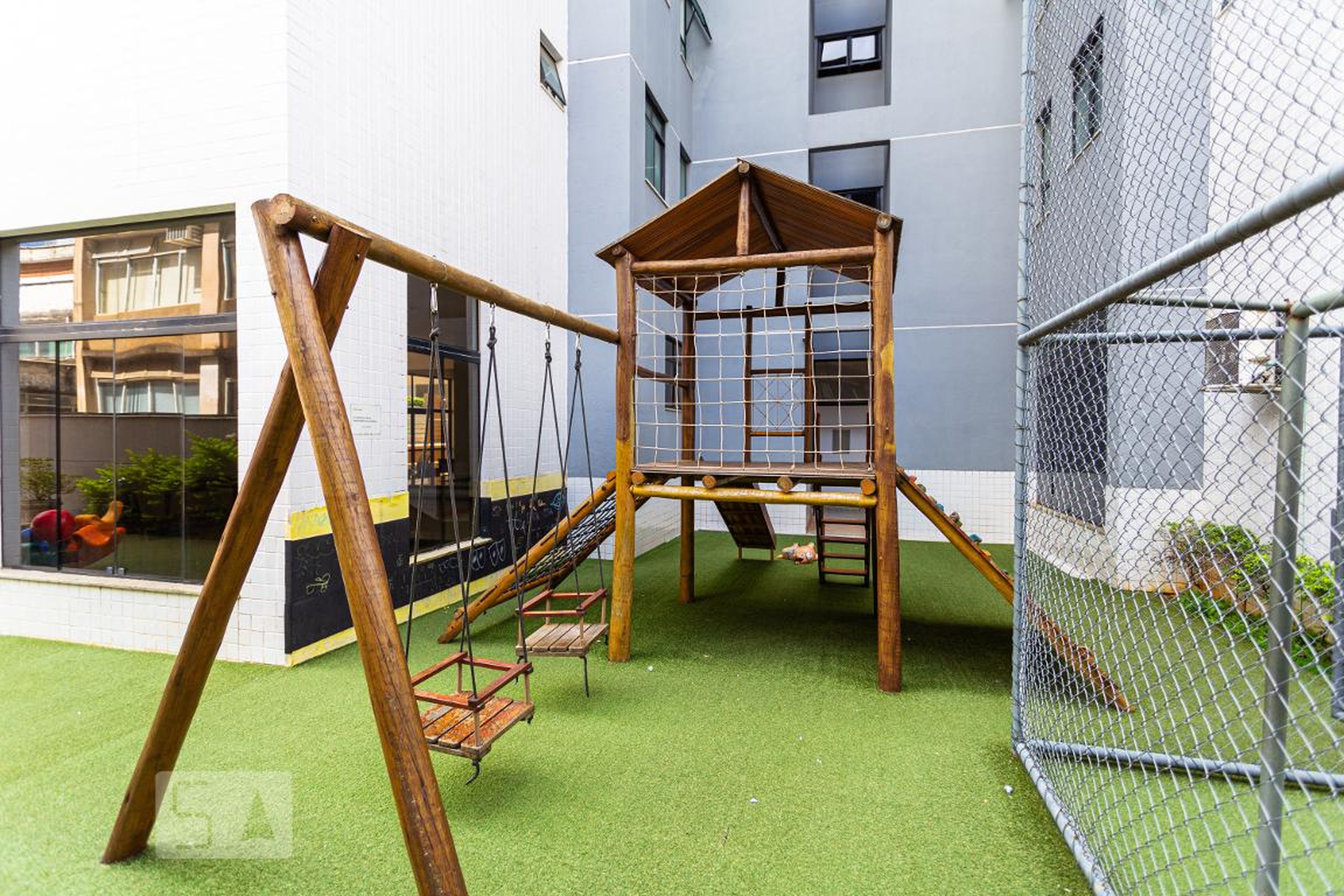 Playground - Edifício Enchanteur