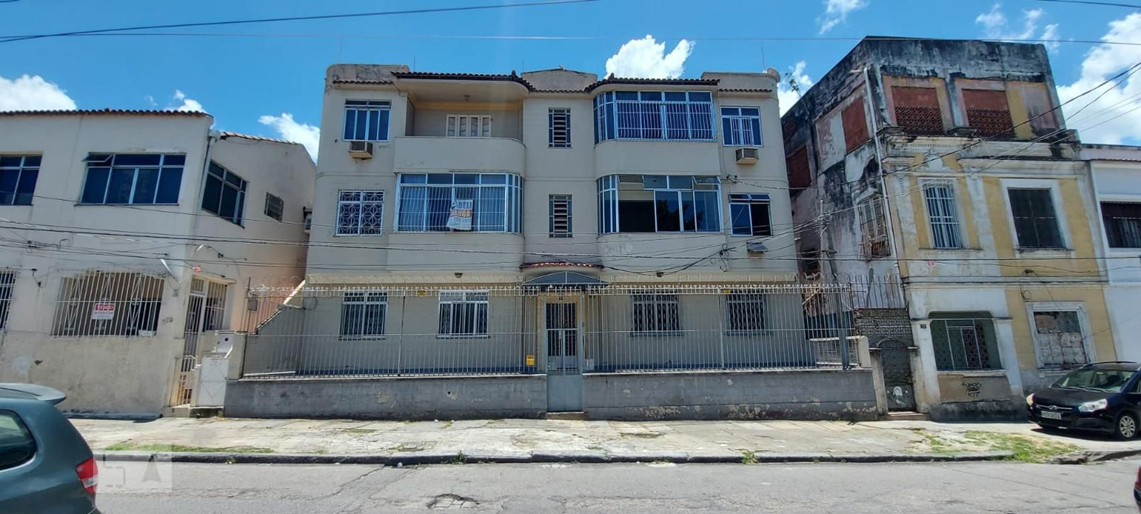 Fachada Condomínio em Rua Vítor Meireles, 248