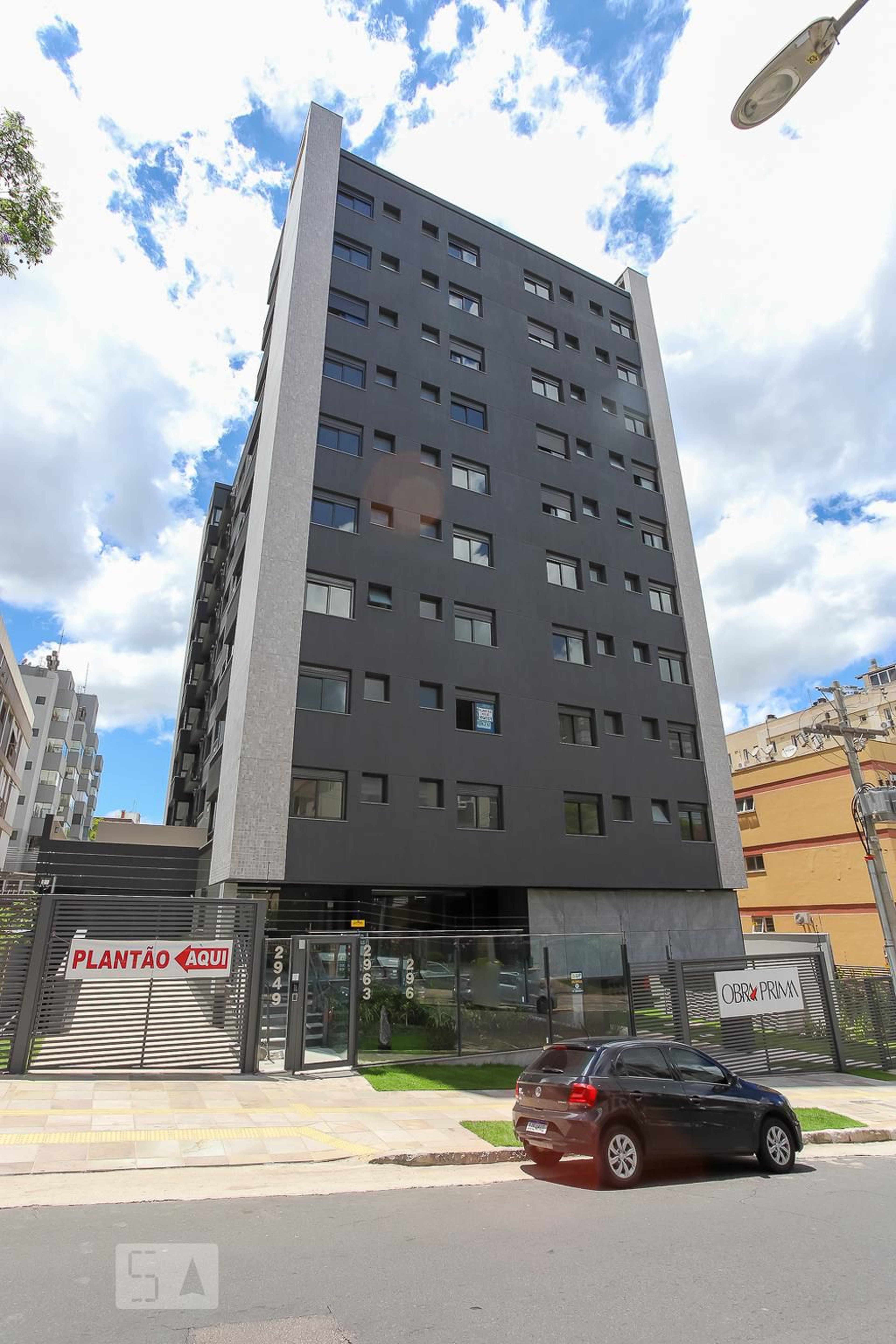 Fachada do Prédio Condomínio Maximiliano