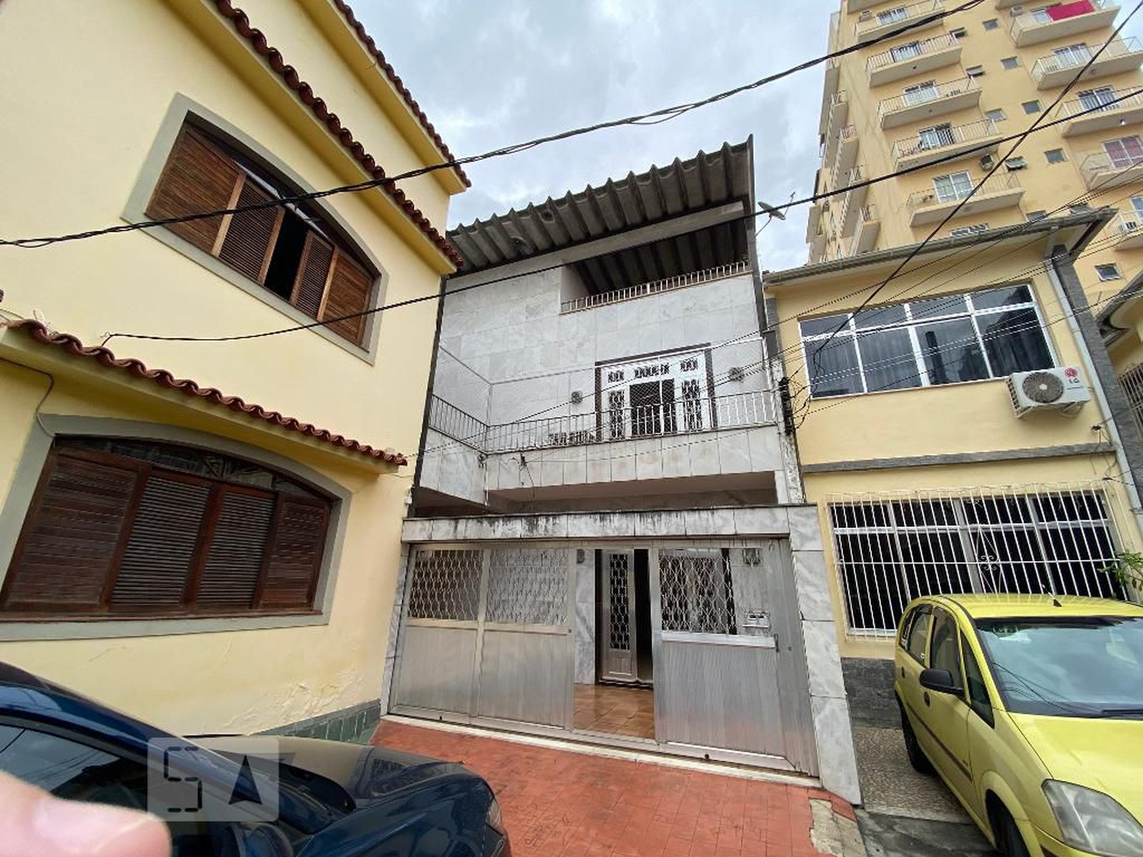 Fachada Condomínio em Rua Fábio Luz, 244