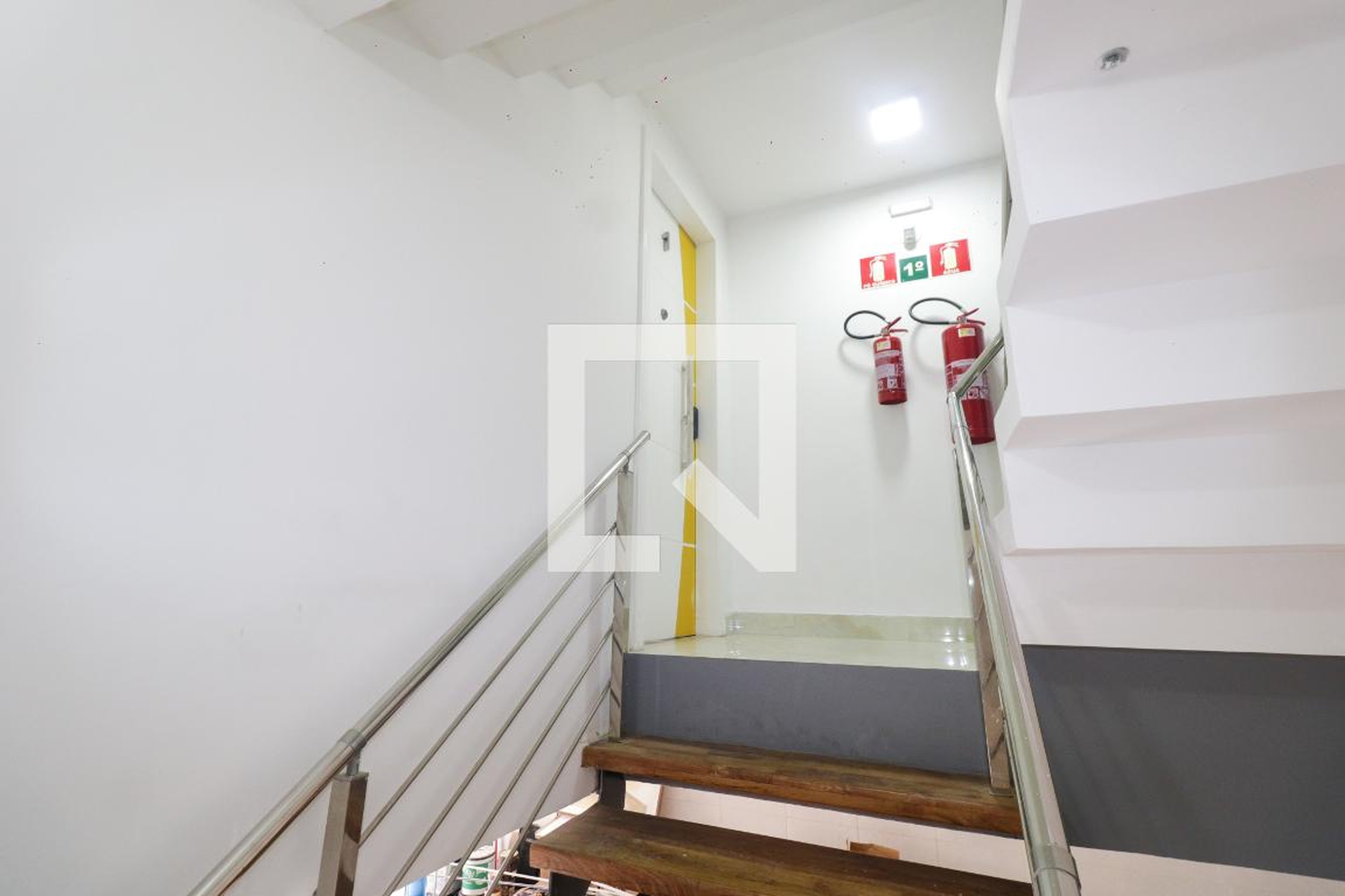Hall - null