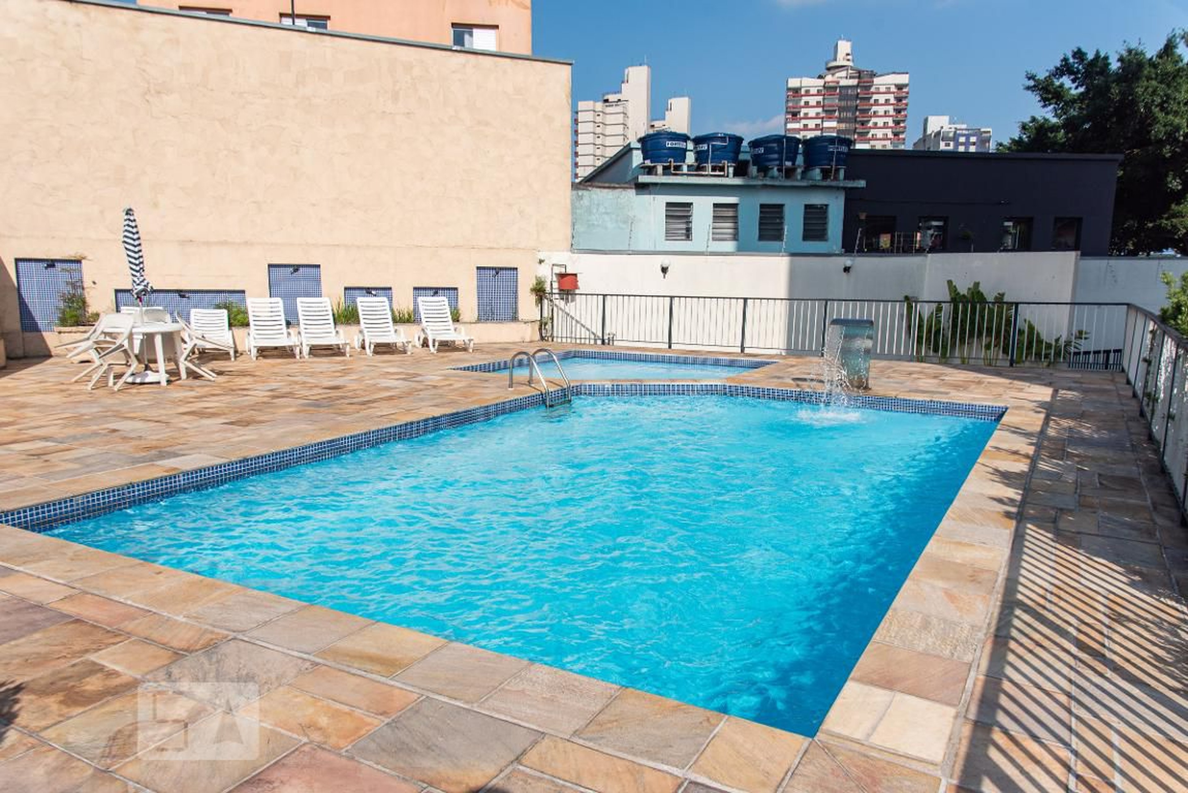 Piscina - Edifício Marília Di Francesco
