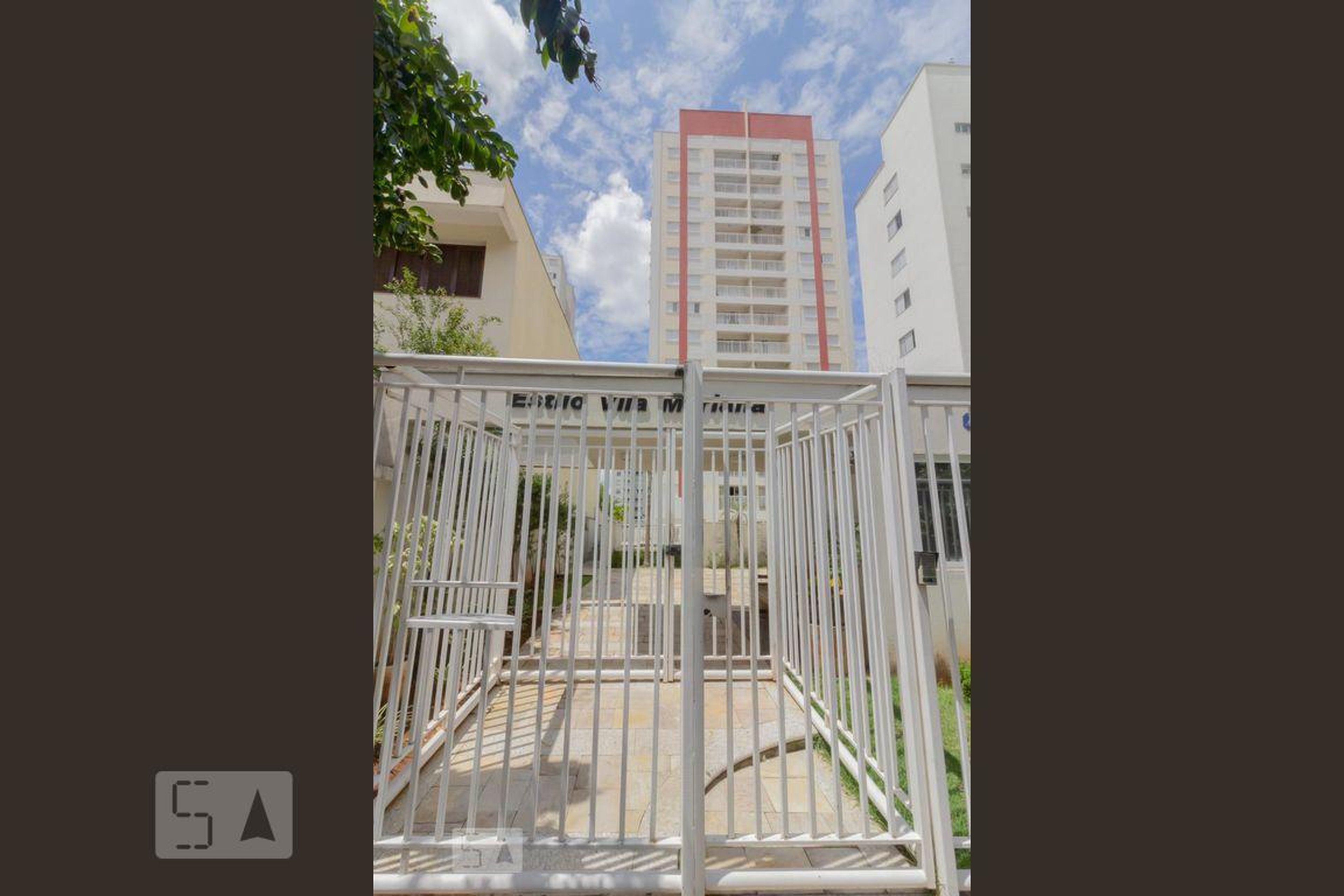 Fachada Condomínio em Rua Gregório Serrão, 186