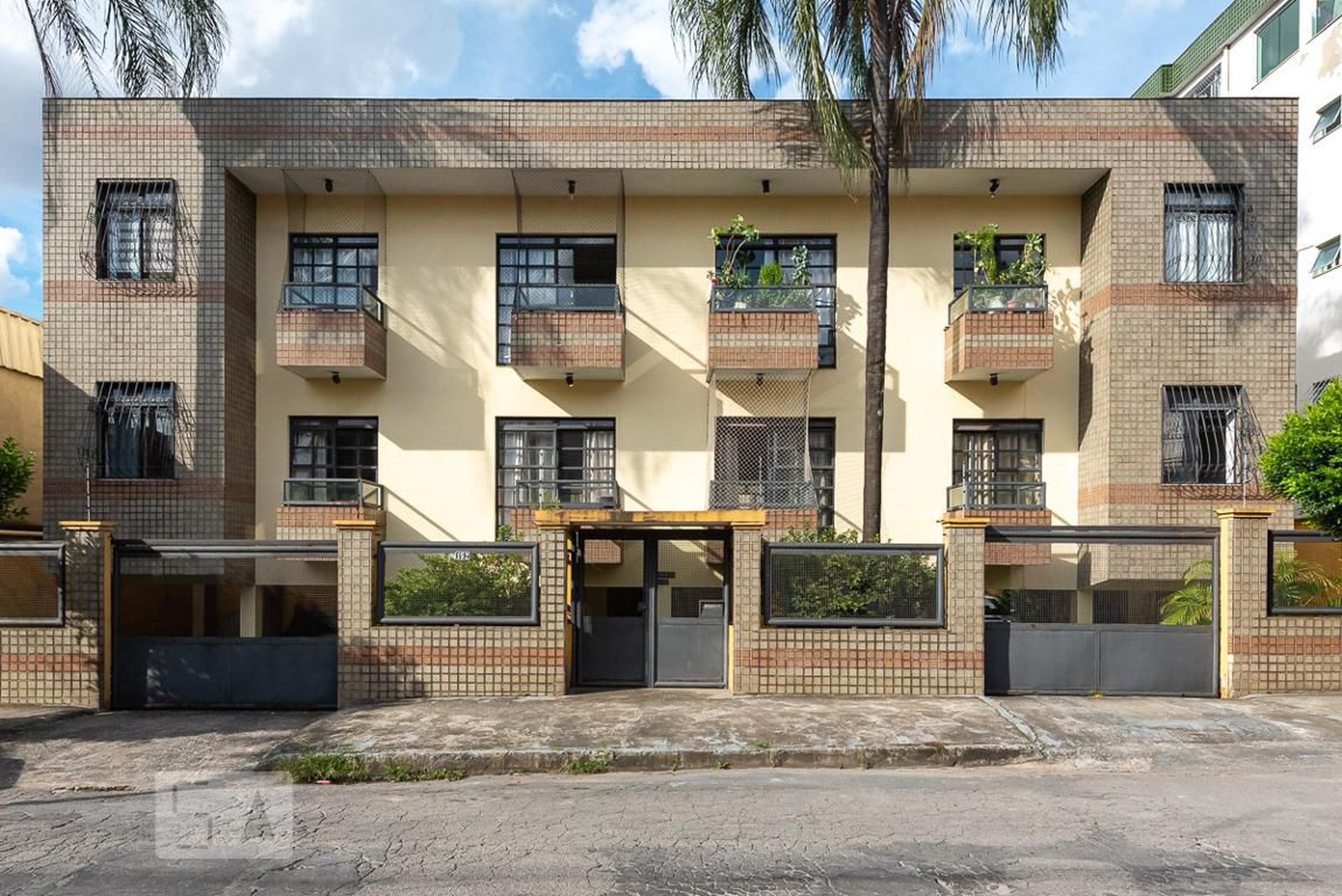 Fachada Condomínio Versalles