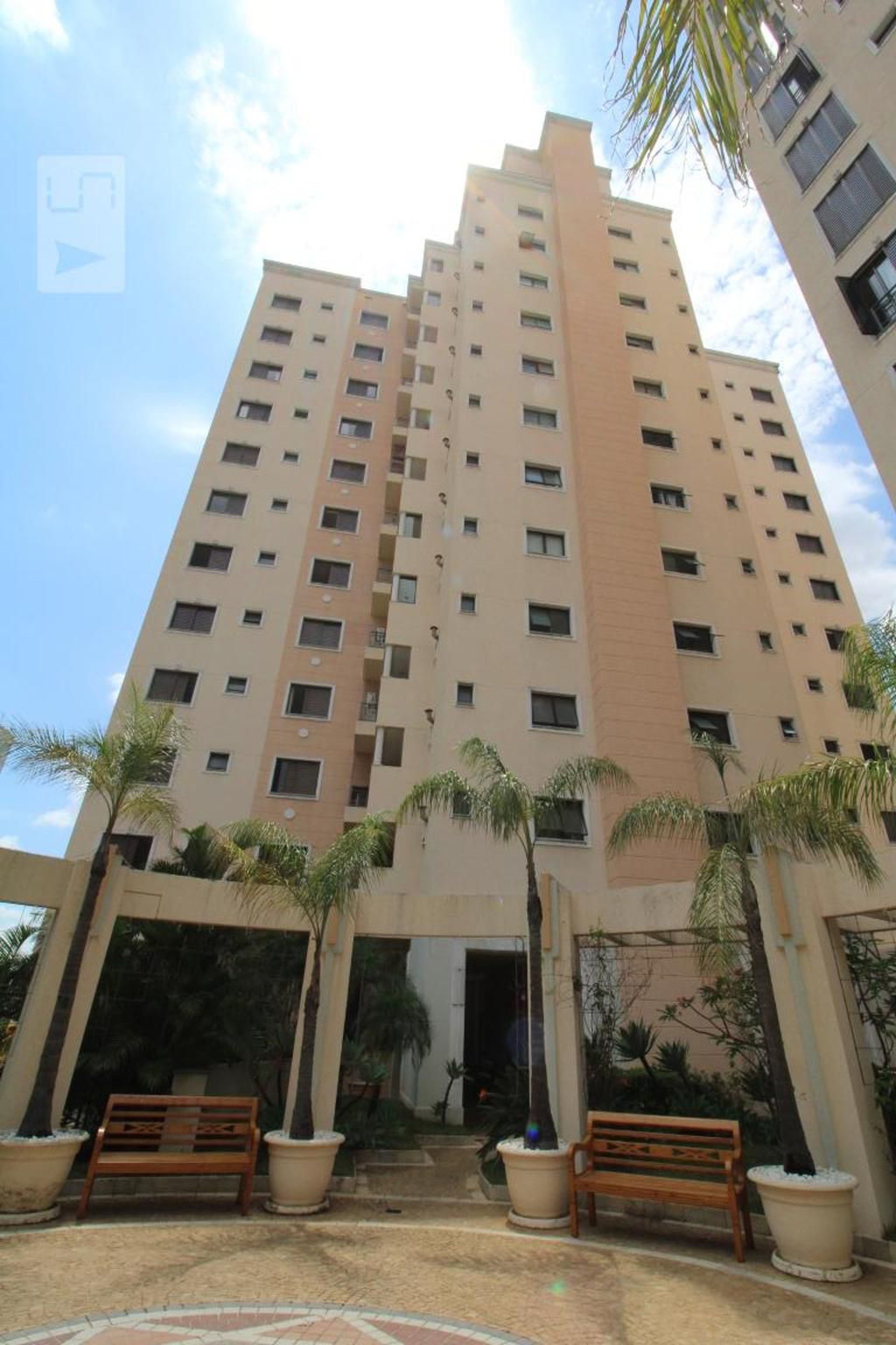 Fachada do Prédio Condomínio em Rua Doutor Sampaio Ferraz, 750