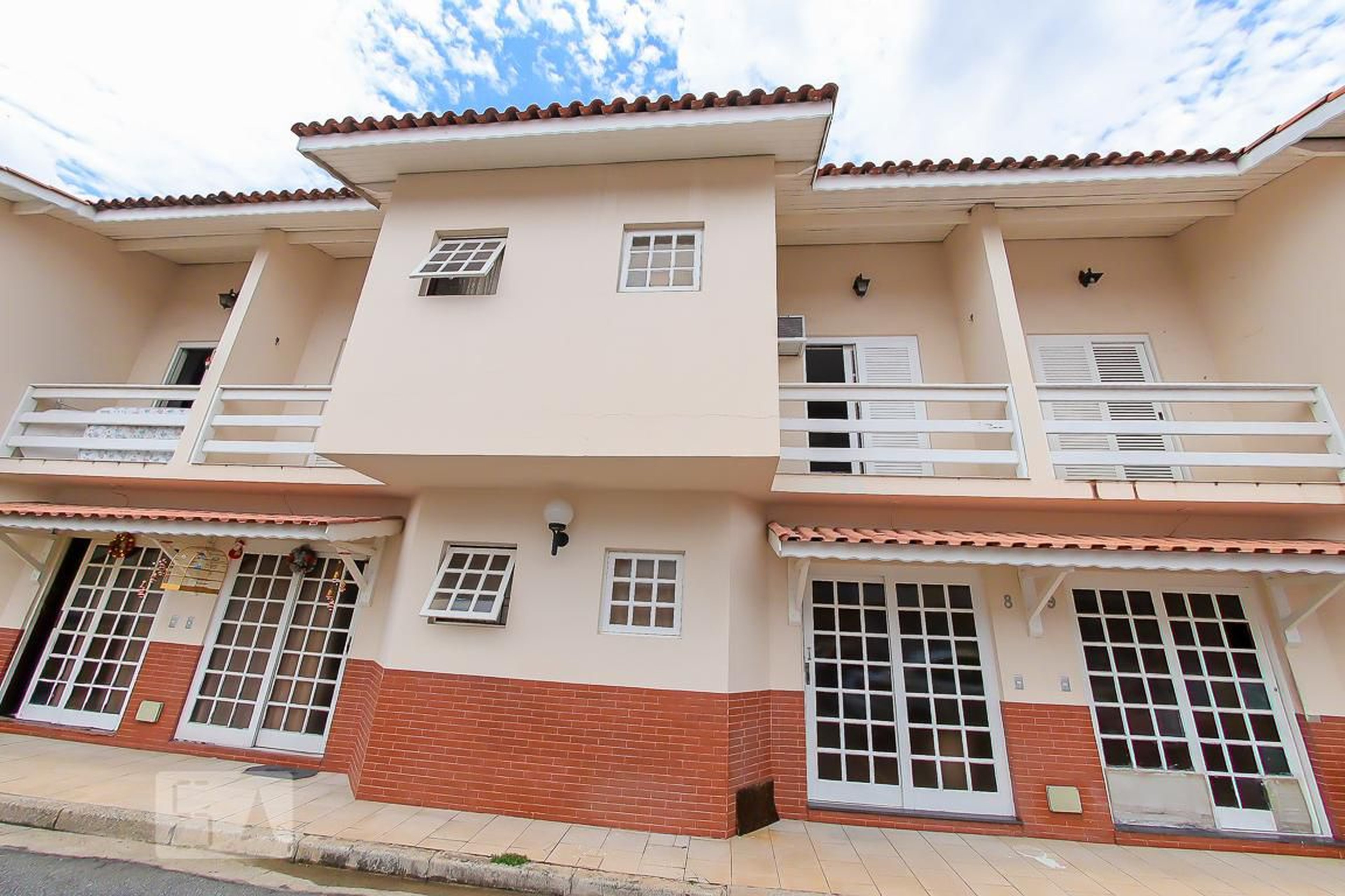 Fachada Condomínio em Rua Madame Curie, 511