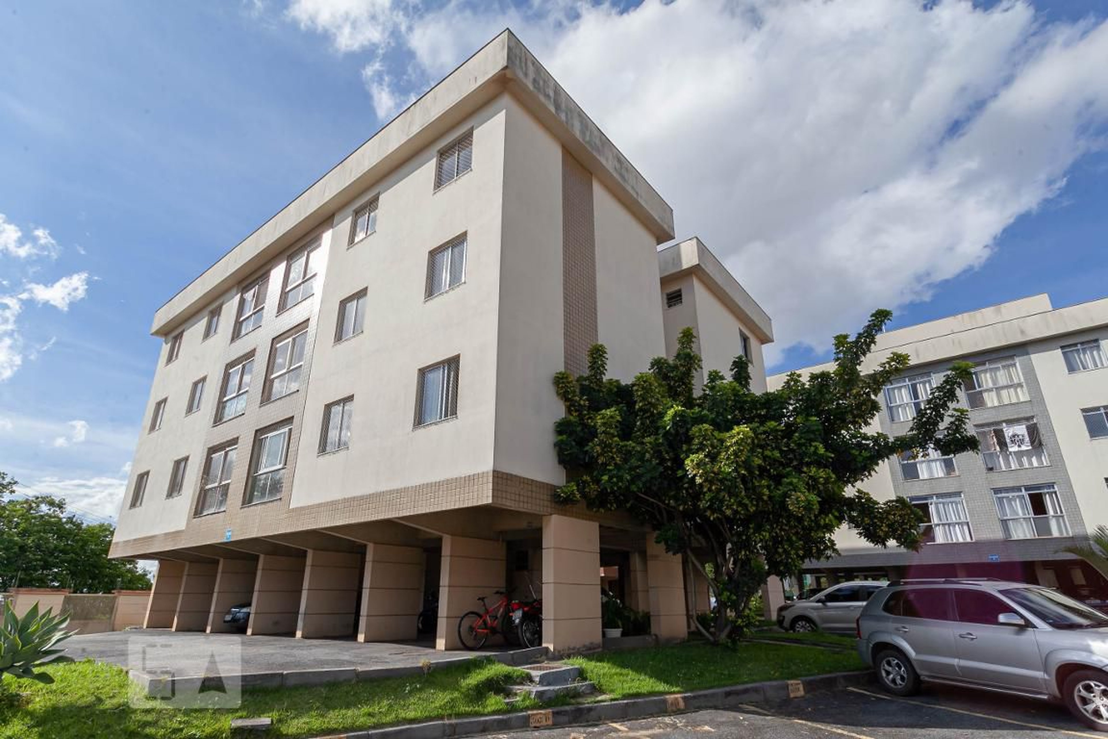 Fachada do prédio Condomínio Portal das Orquídeas