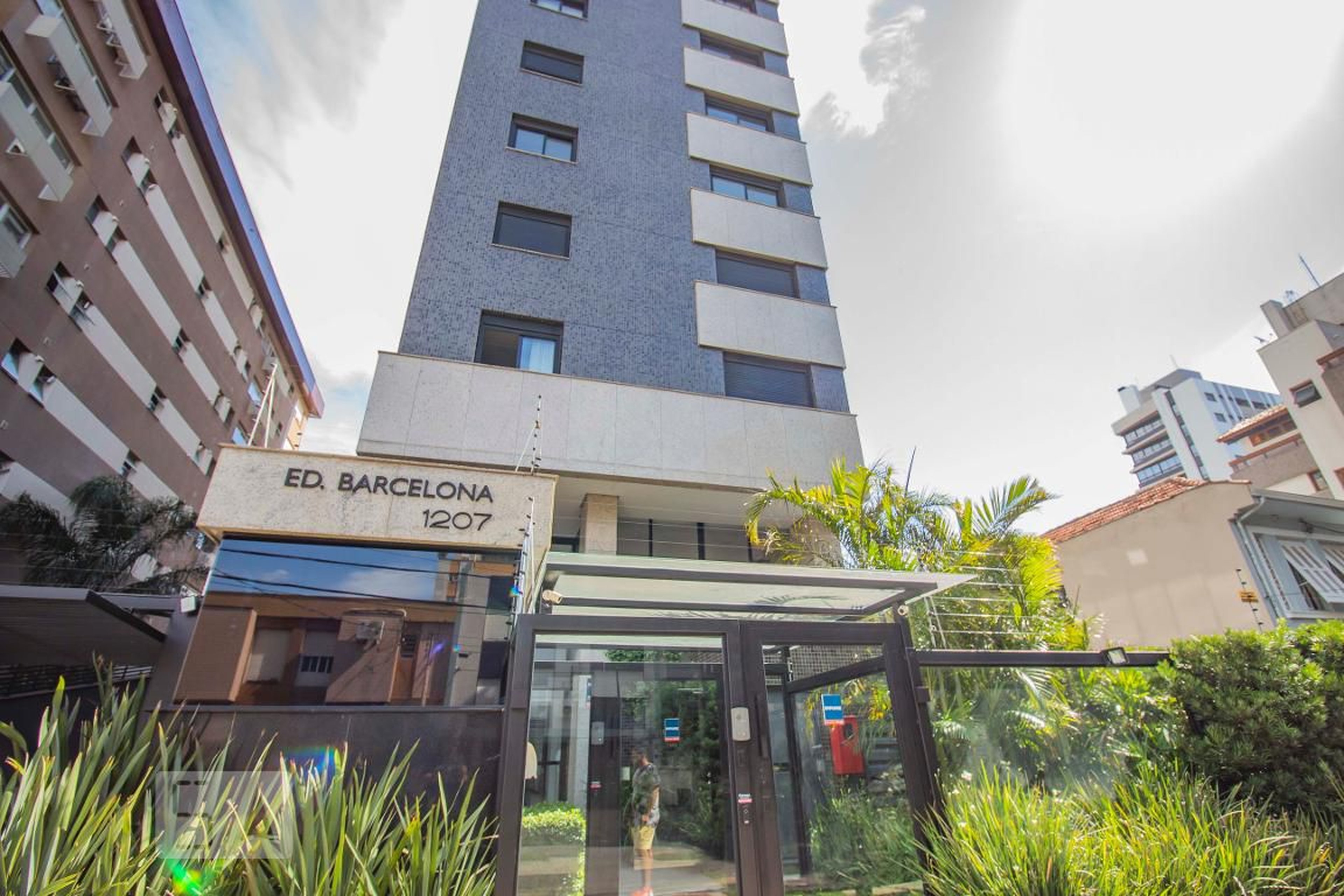 Fachada do Condomínio Edifício Residencial Barcelona