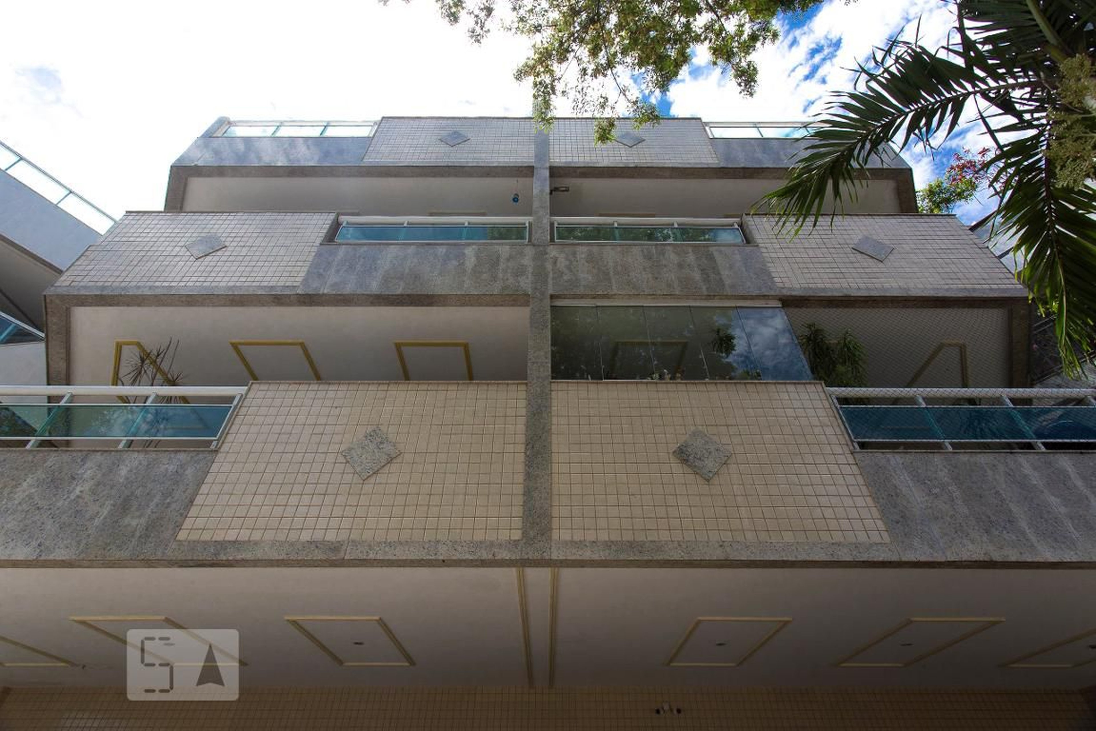 Fachada do Prédio Condomínio em Rua Coronel João Olintho, 573