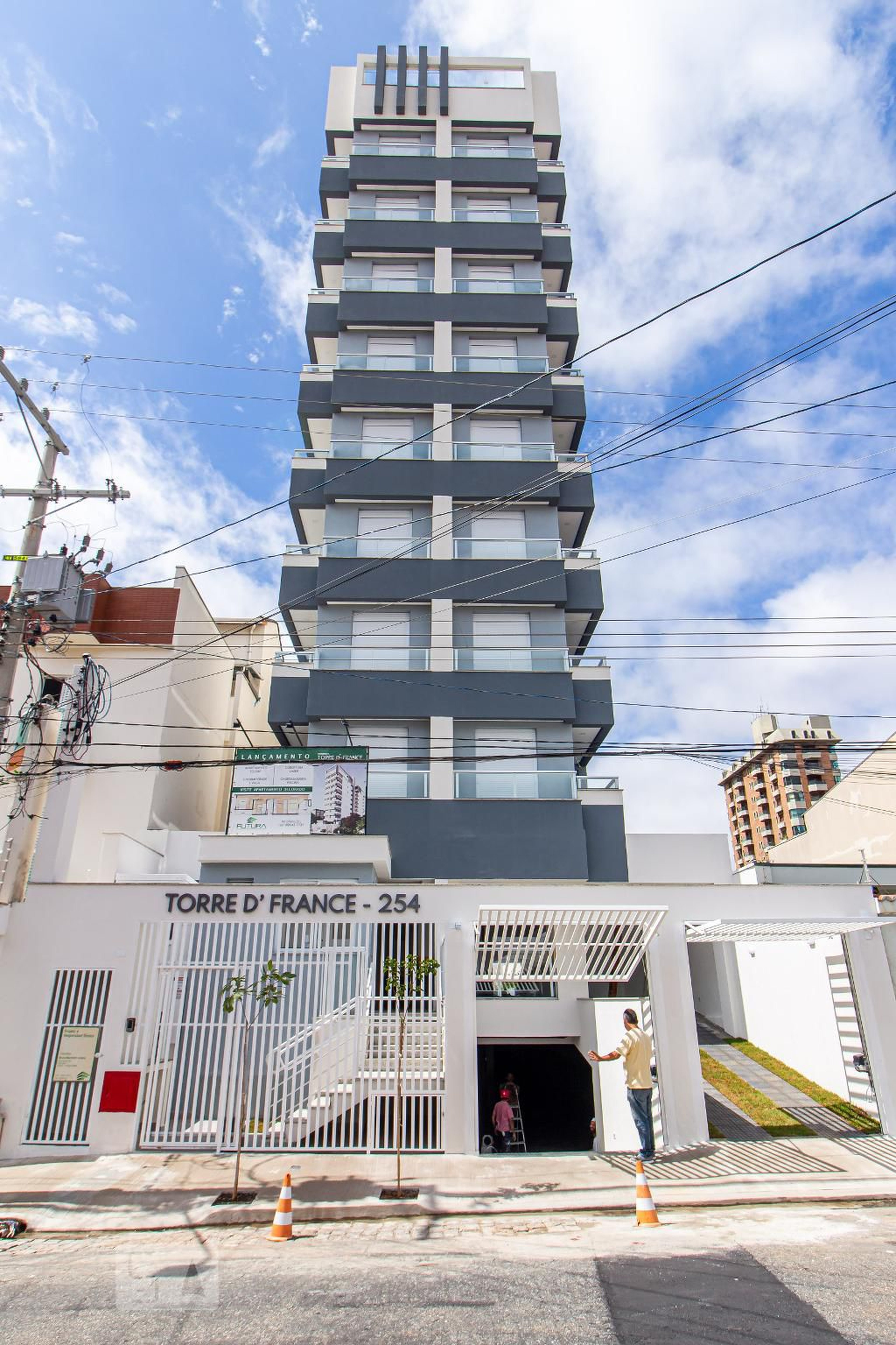 Fachada do Condomínio Edifício Torre D France