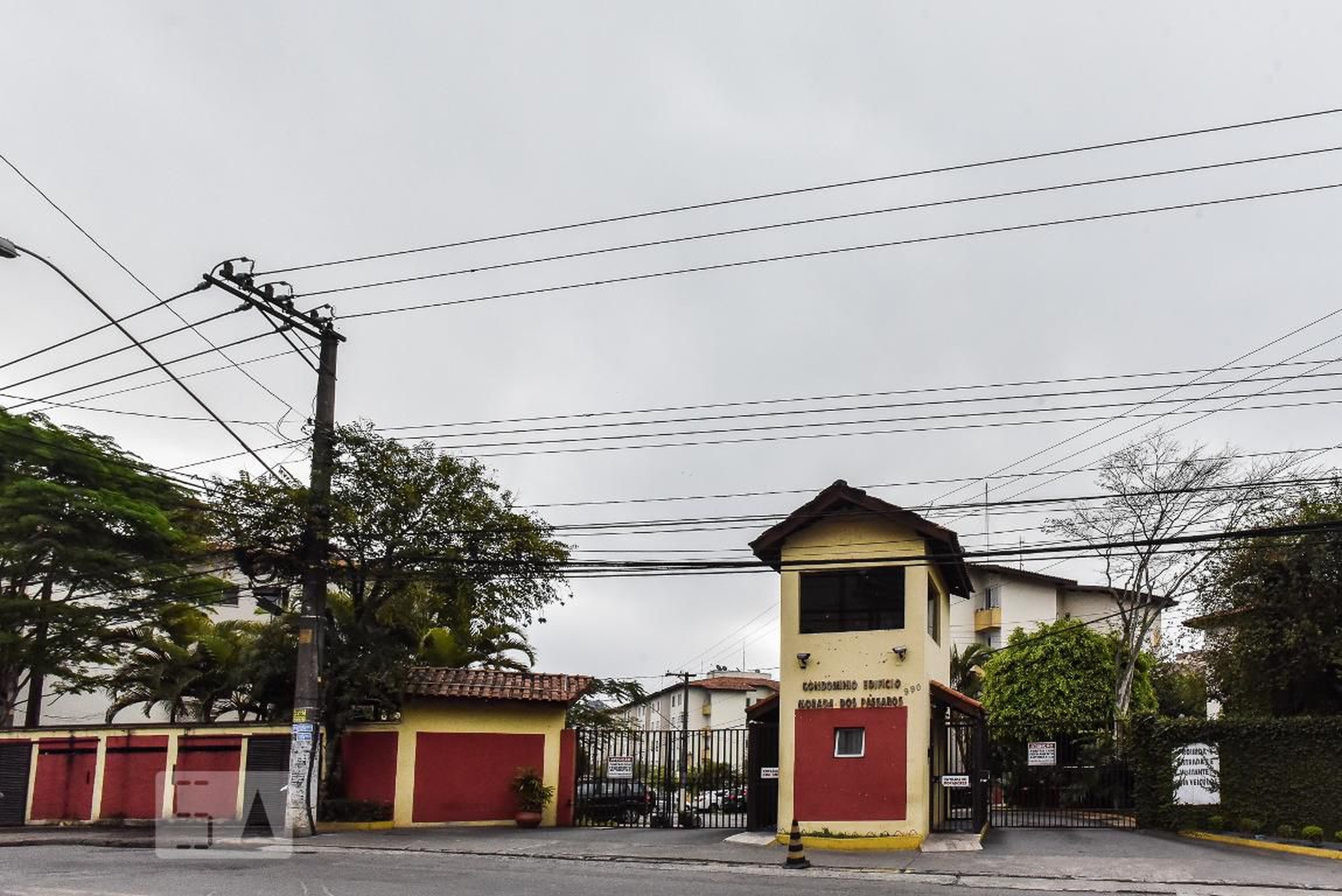 Fachada Condomínio em Rua Miro Vetorazzo, 920