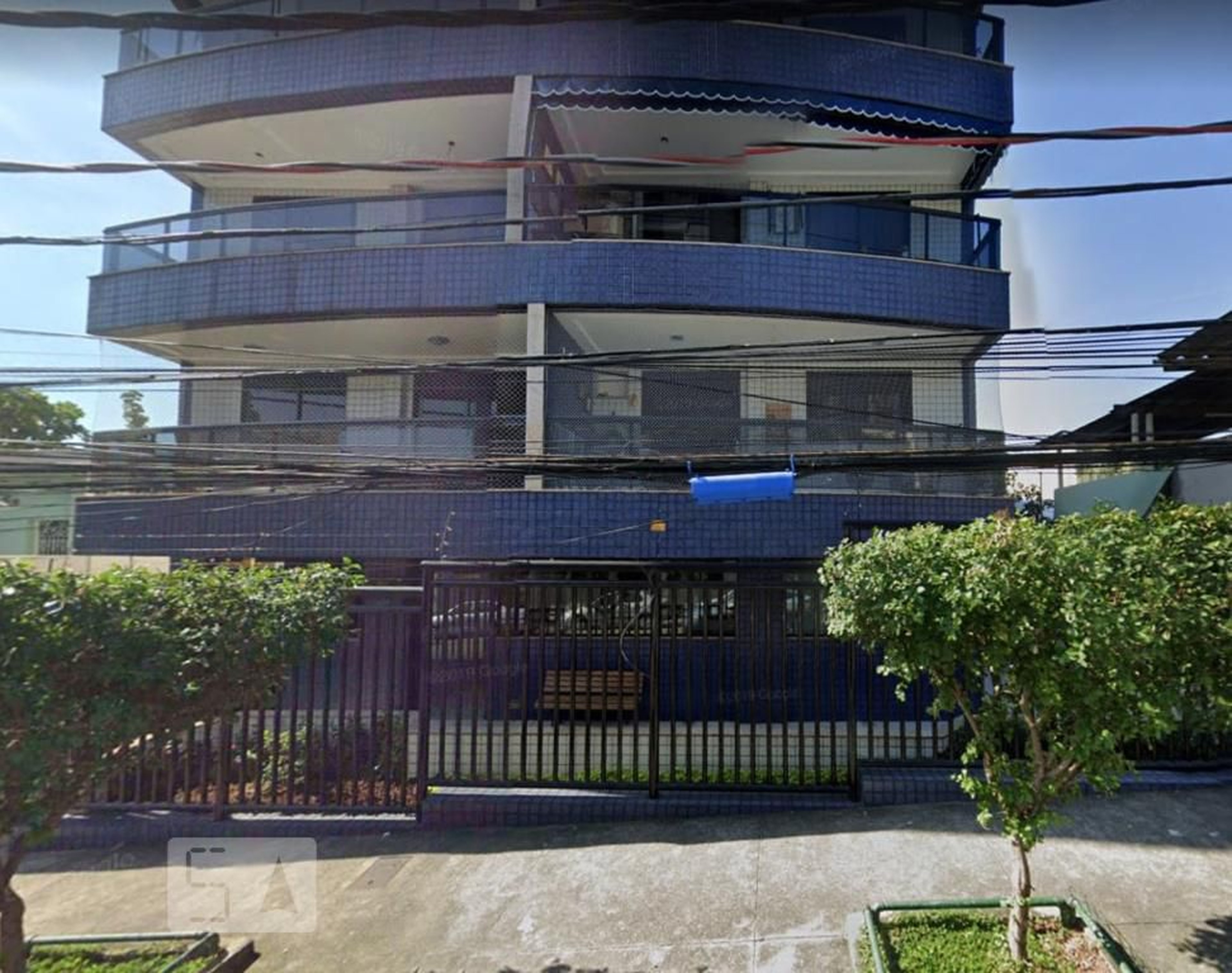 Fachada Condomínio em Rua Estevão Silva, 108