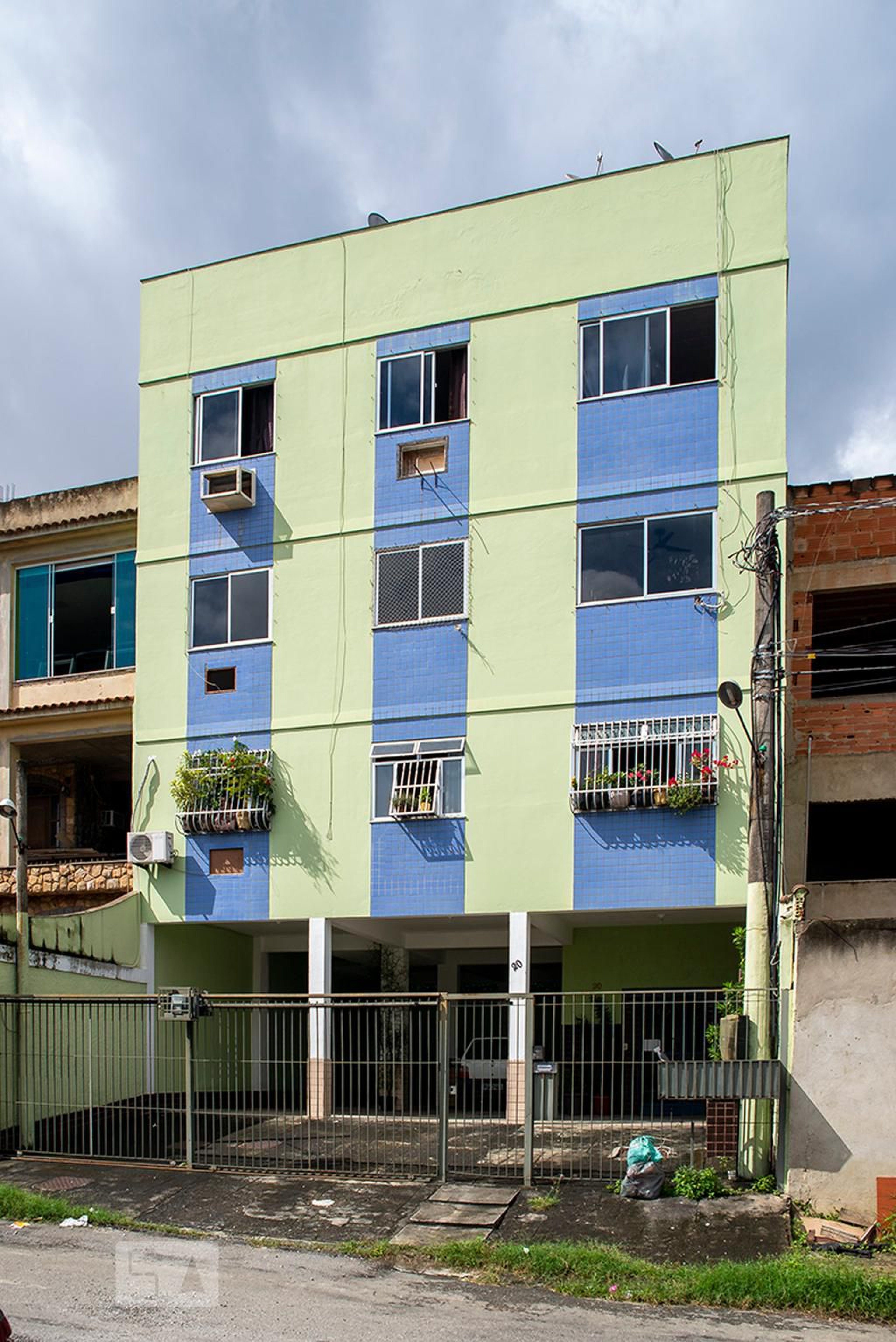 Fachada Condomínio em Rua Marcos Costa, 20