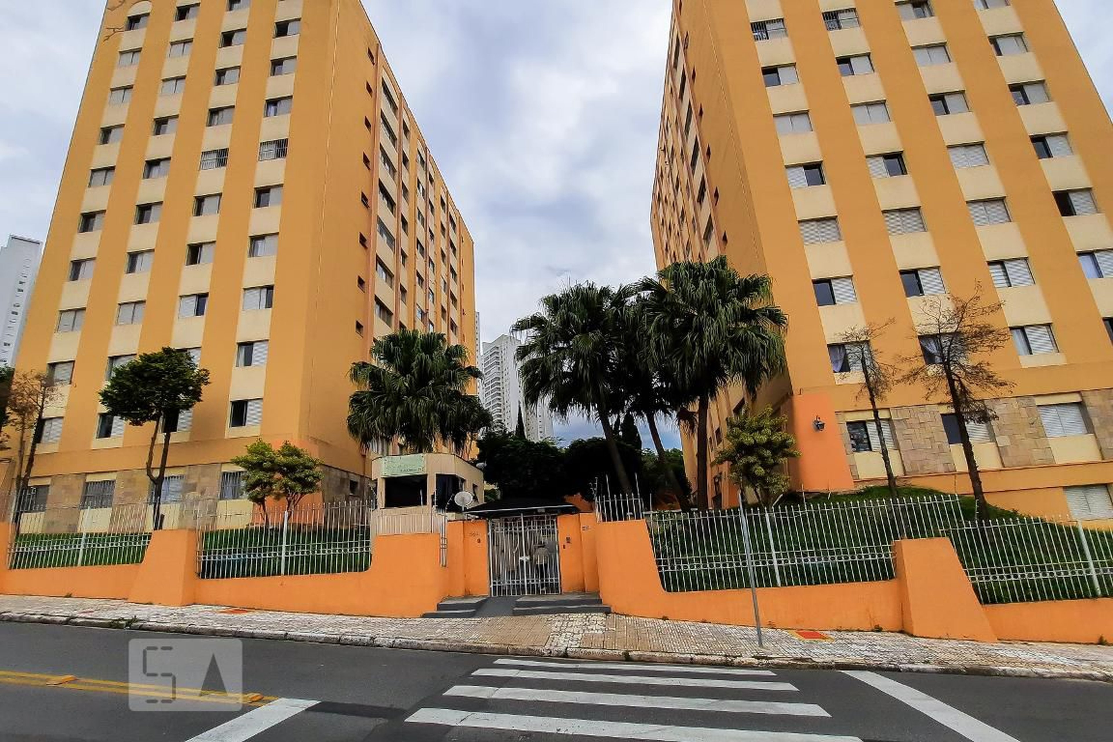 Fachada do Condomínio Condomínio Maison Aubagne