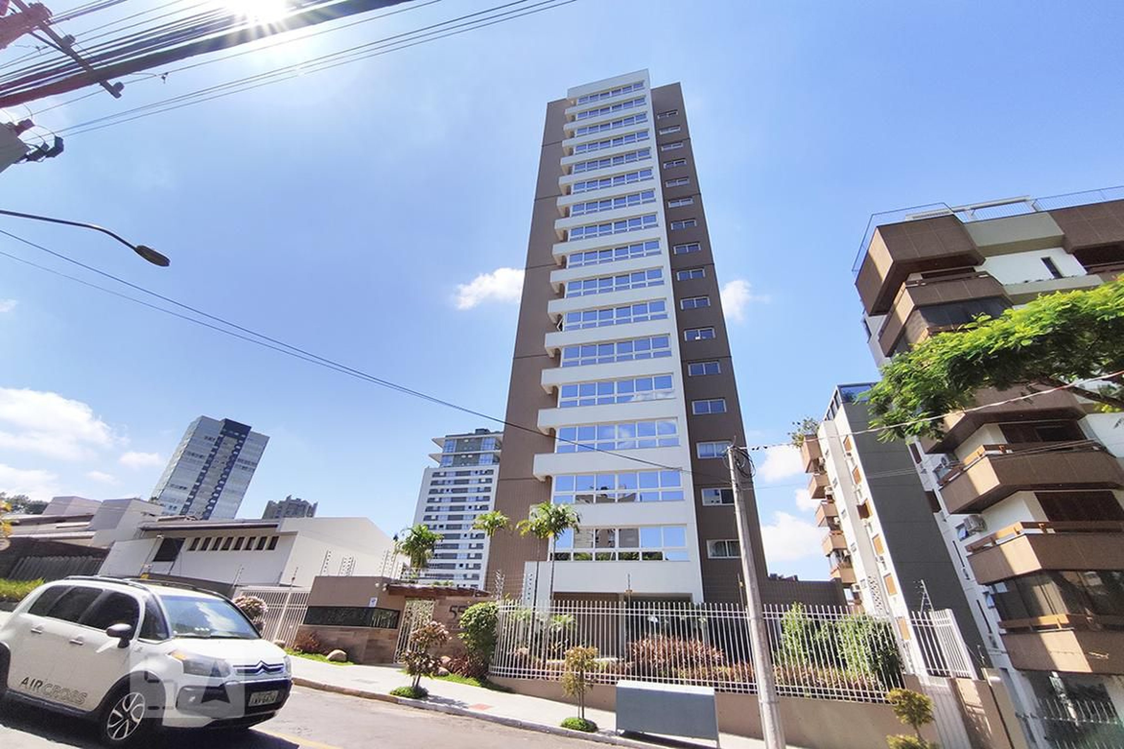 Fachada Condomínio em Rua Gomes Portinho, 555