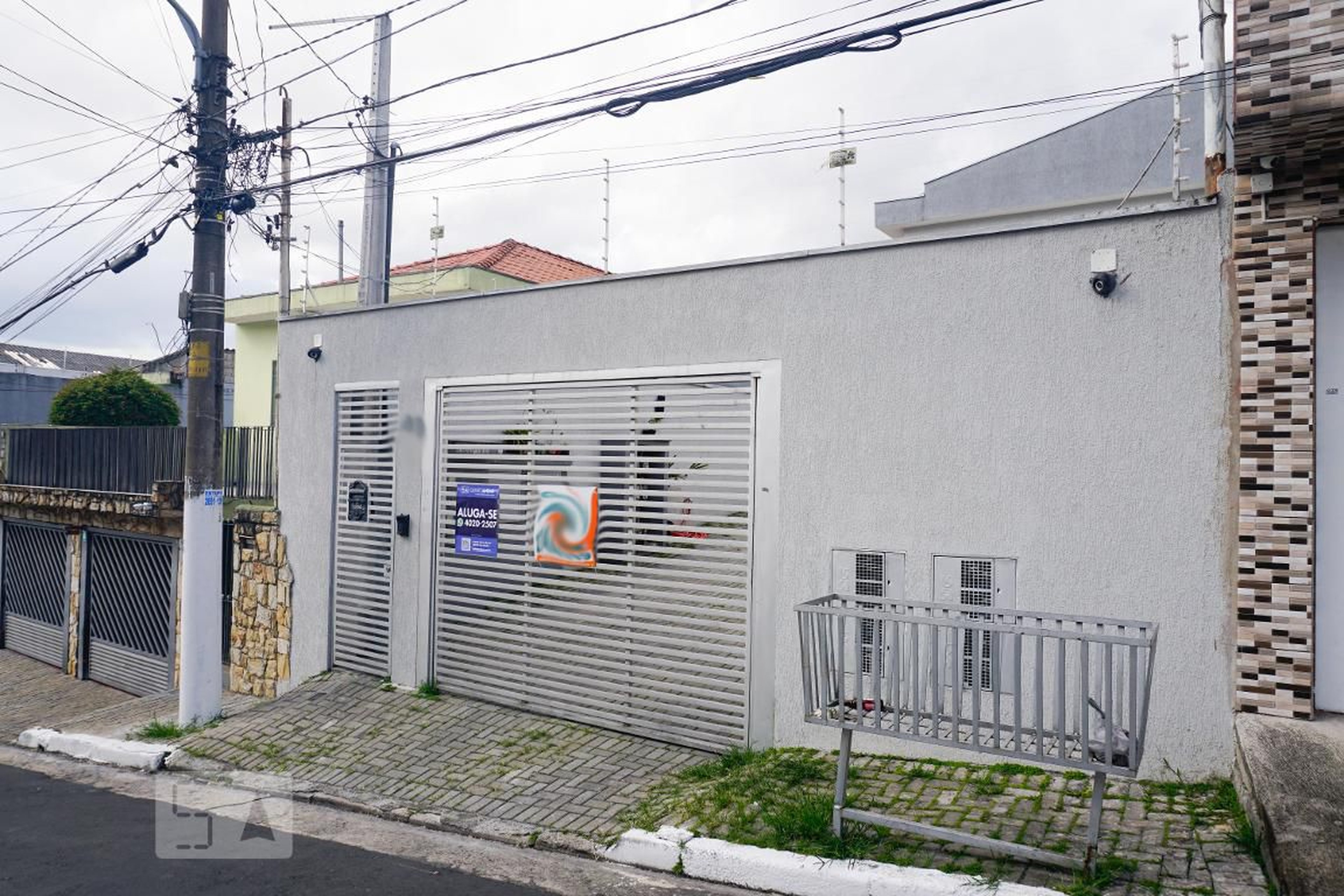 Fachada Condomínio em Rua Artur Alvim, 49