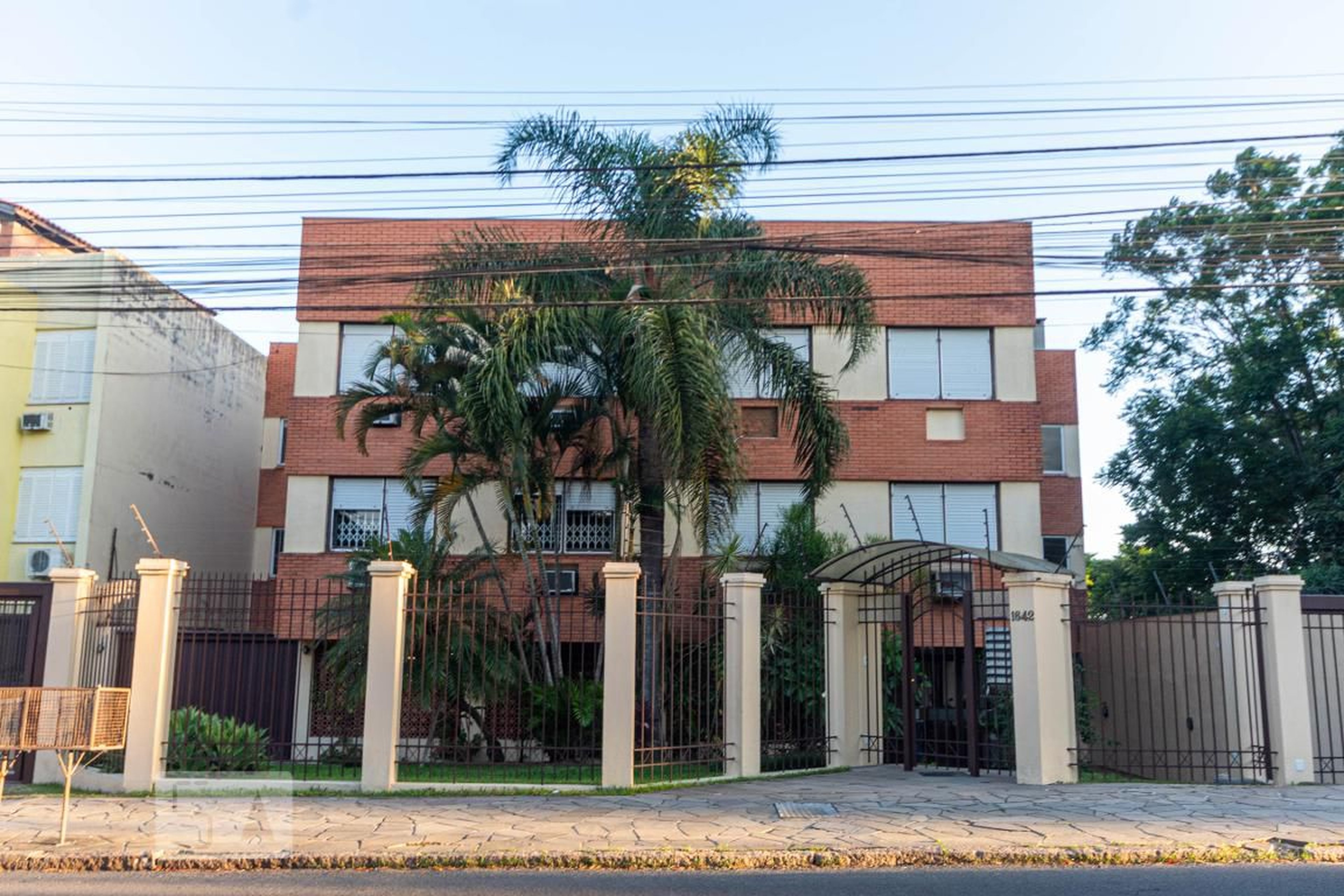 Fachada Condomínio em Rua Corrêa Lima, 1642