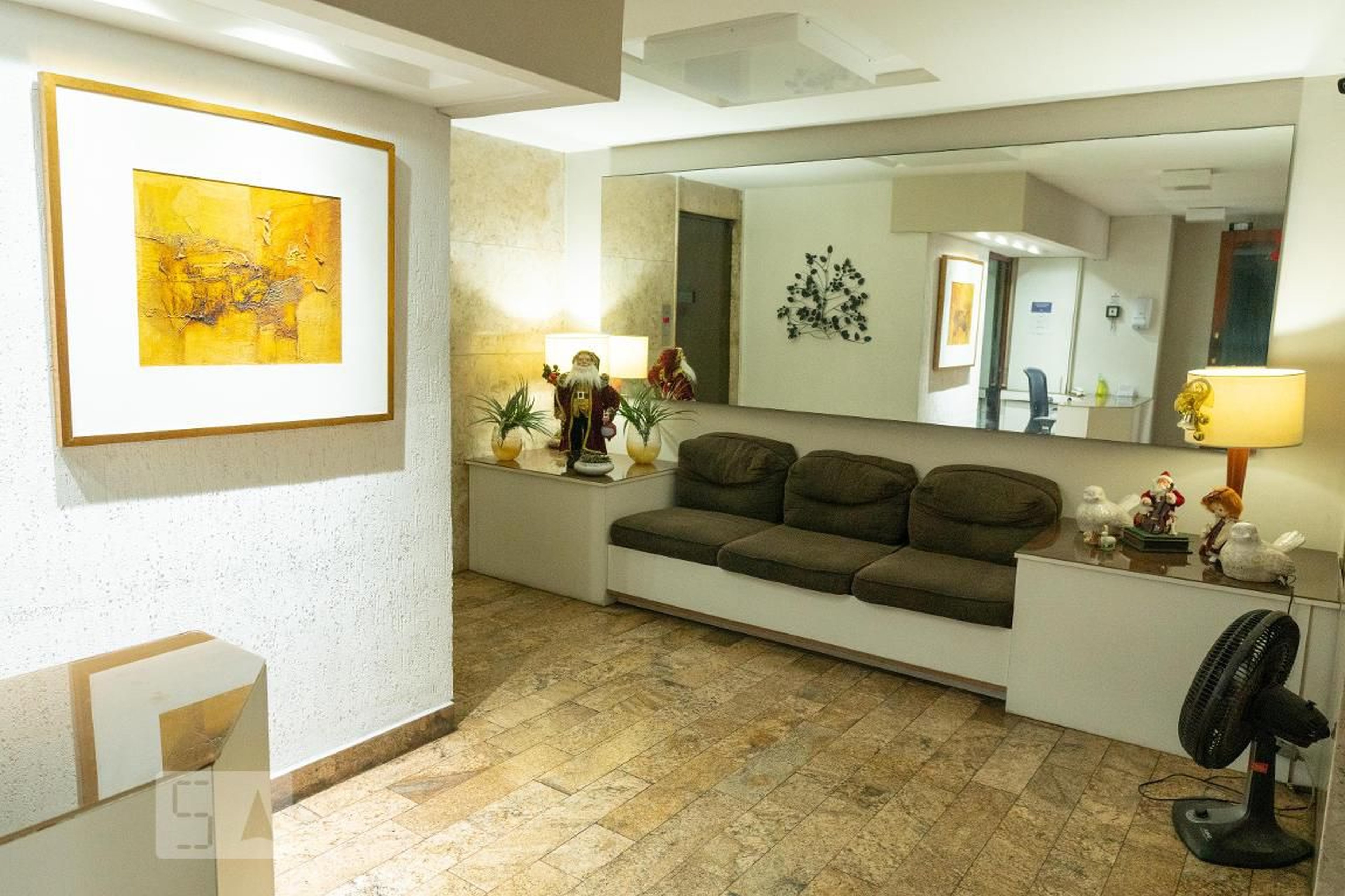 Hall - Fernanda Araujo