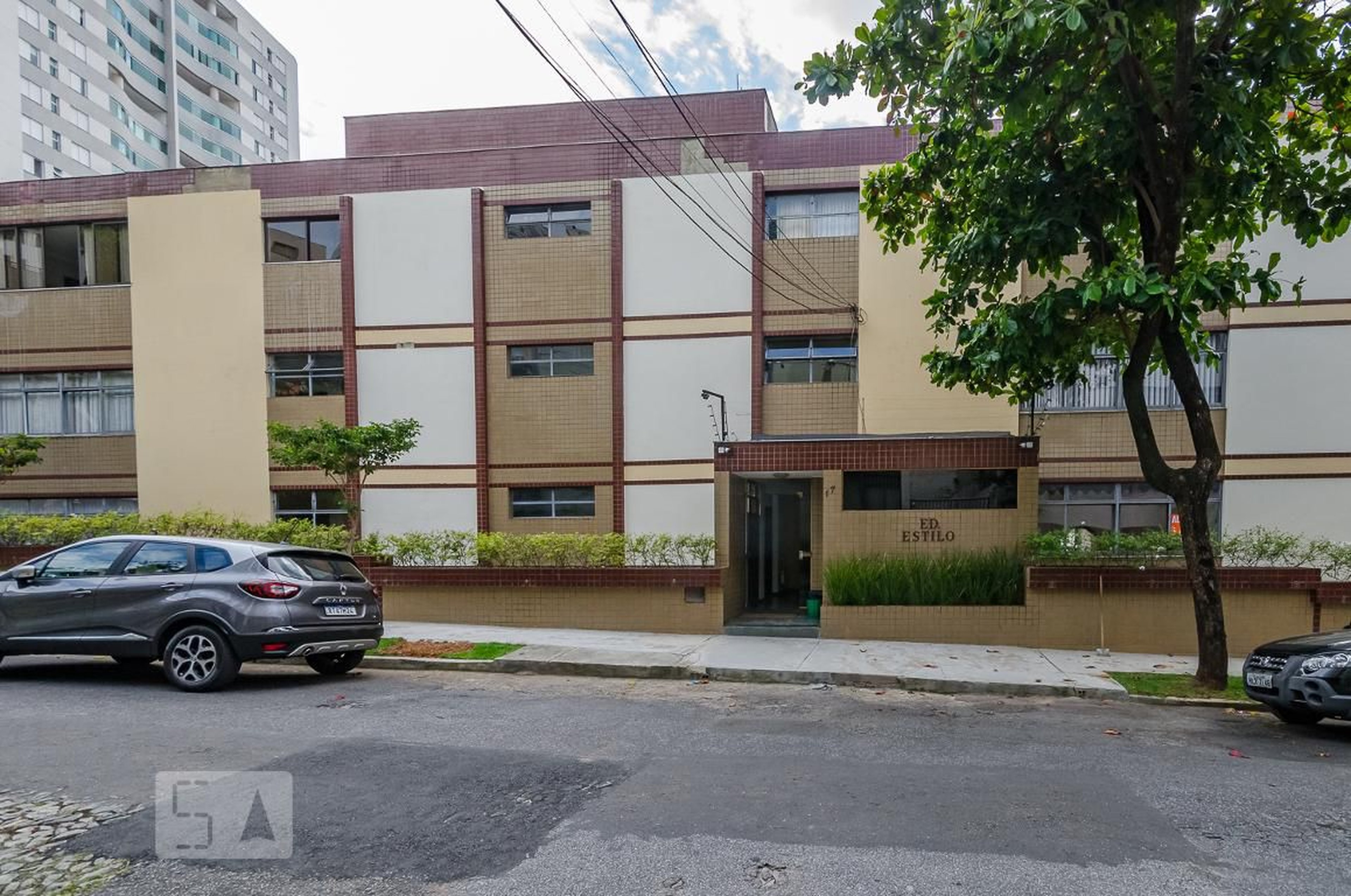 Fachada Condomínio em Rua Professor Júlio Mourão, 17