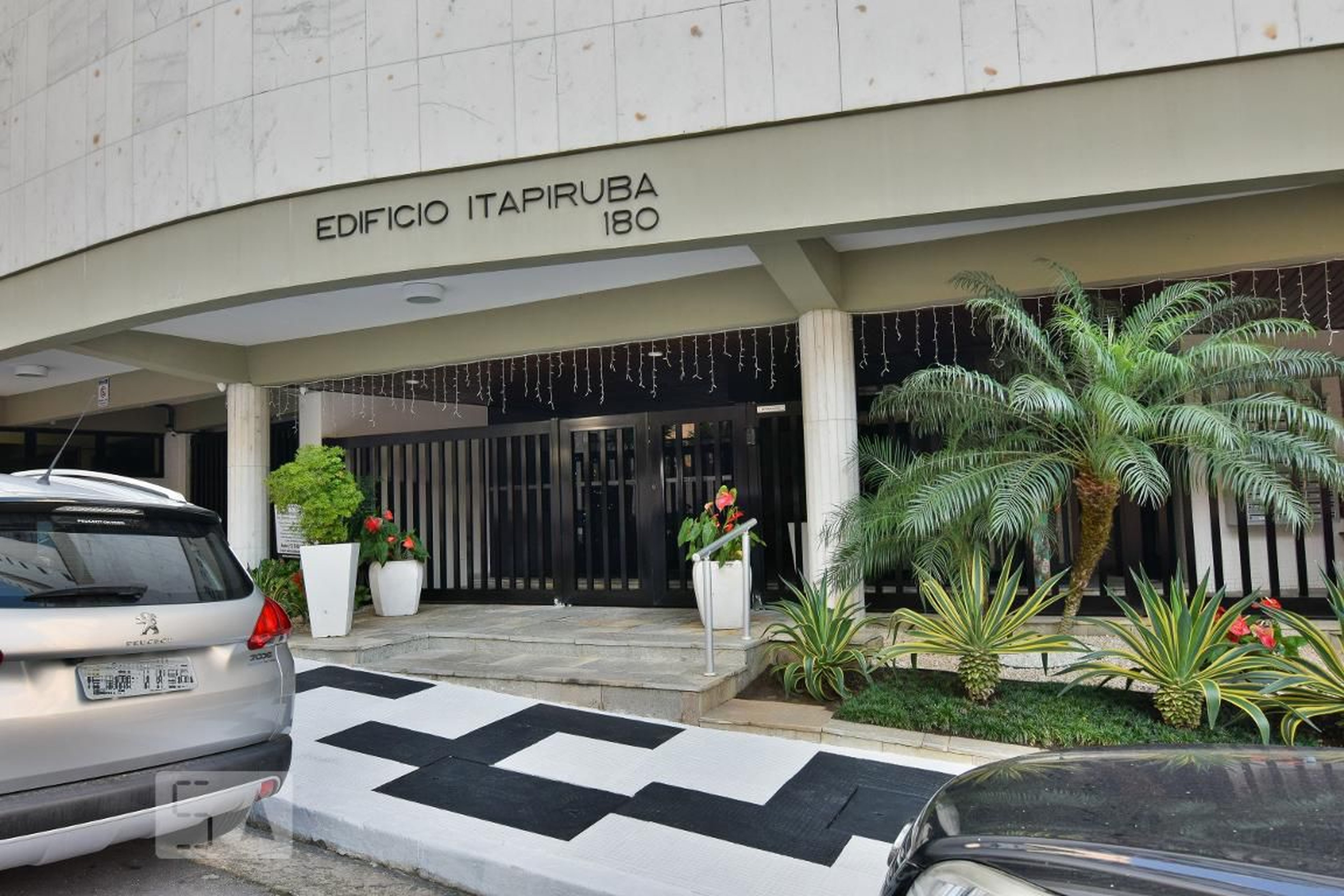 Fachada Edifício Itapiruba