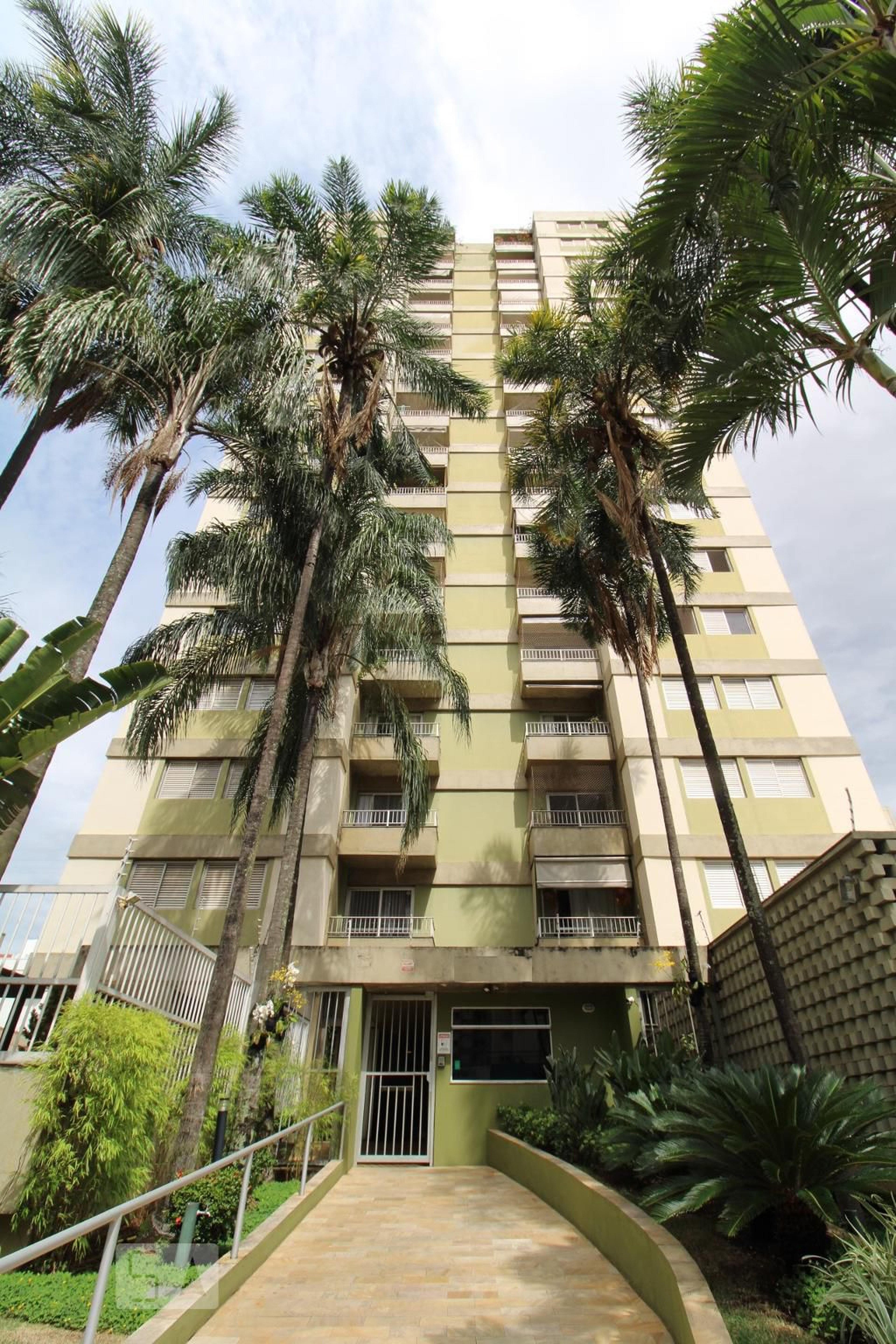 Fachada do Prédio Condomínio em Rua Olavo Bilac, 288