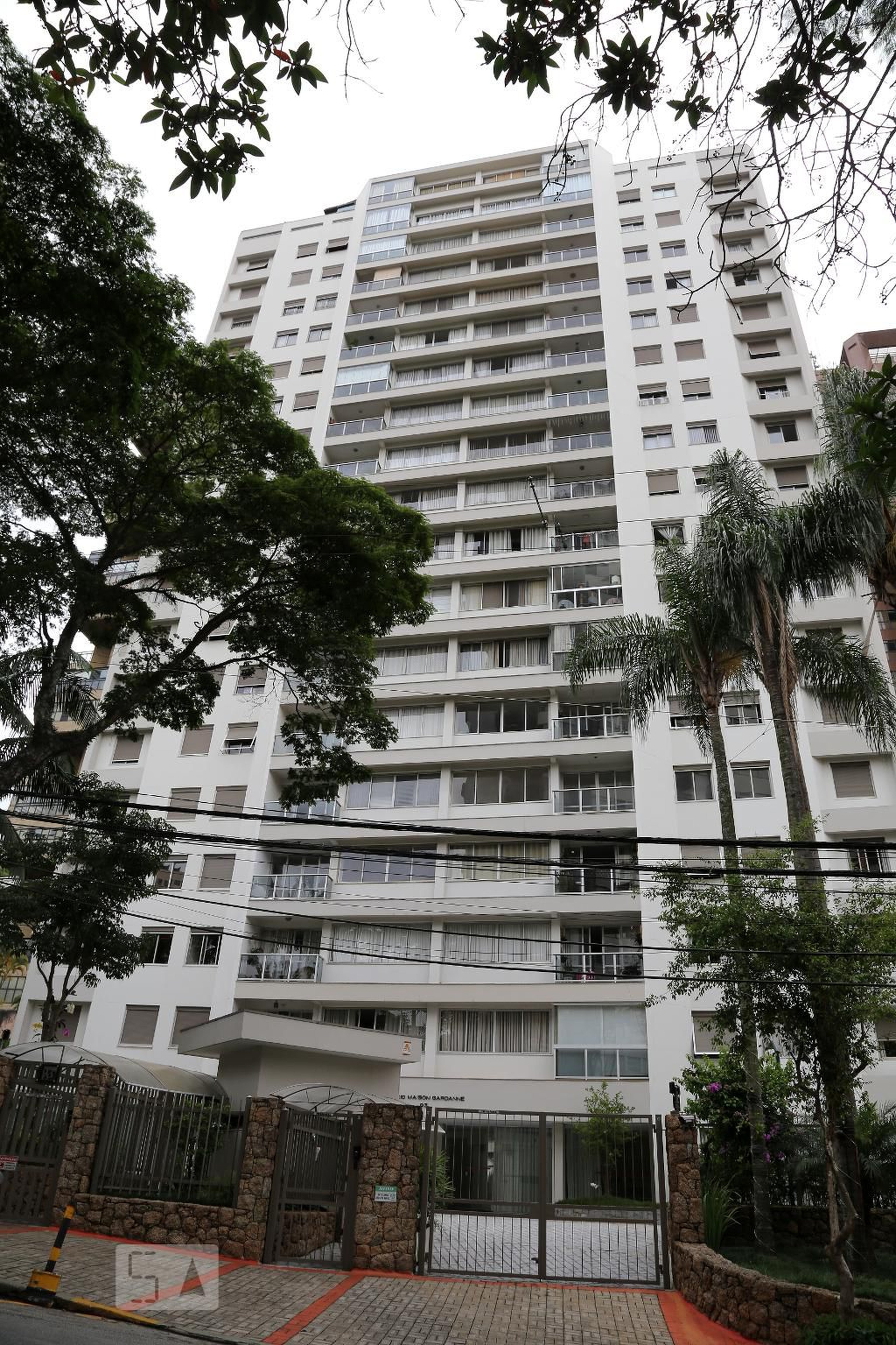 Fachada do Condomínio Edifício Maison Gardanne