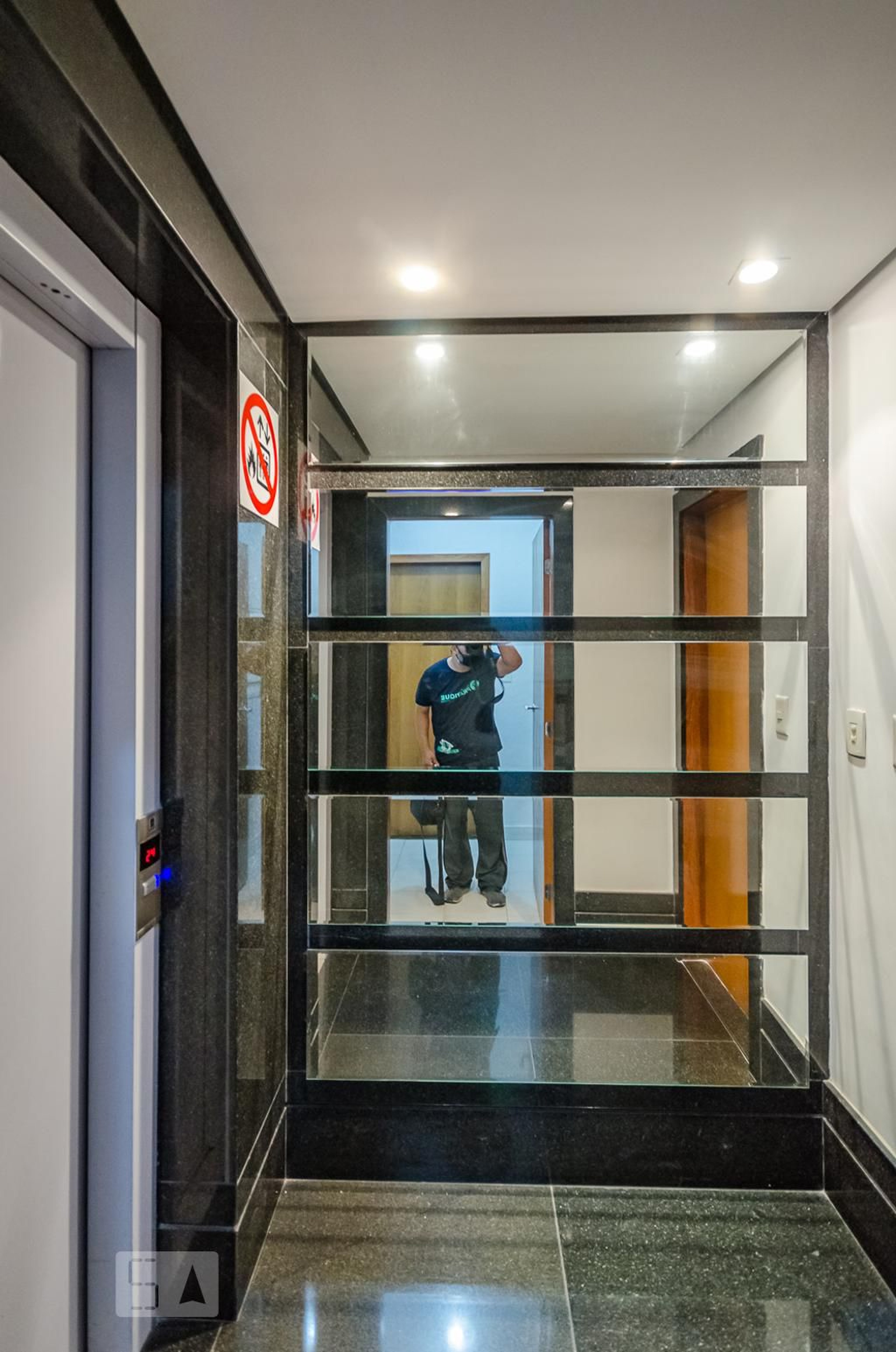 Hall - Le Grand Atlas