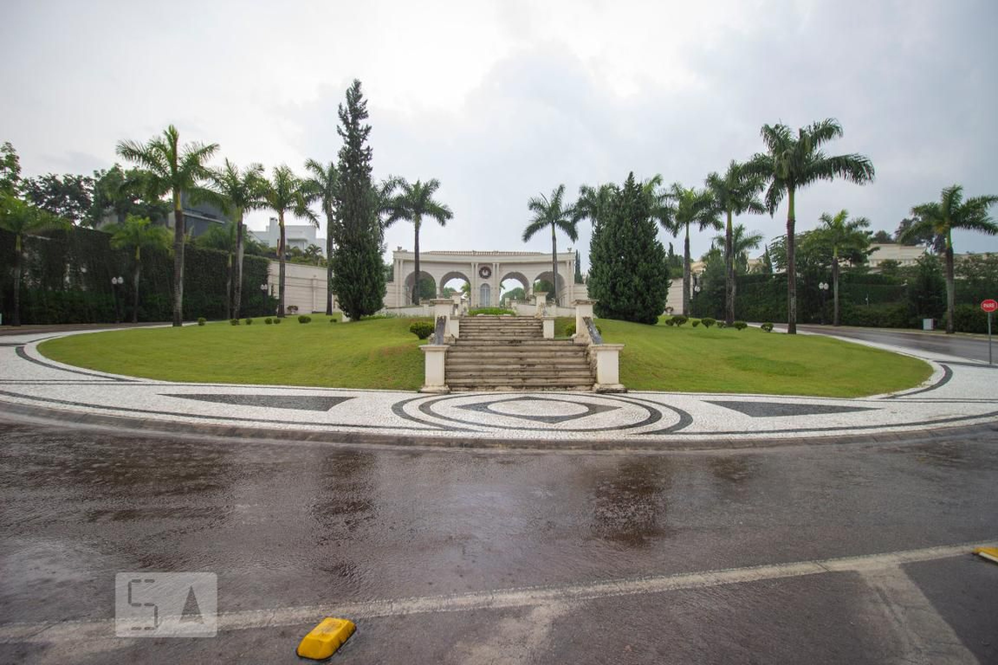 Fachada do Condomínio Condomínio em Avenida Helio Carettoni, 395