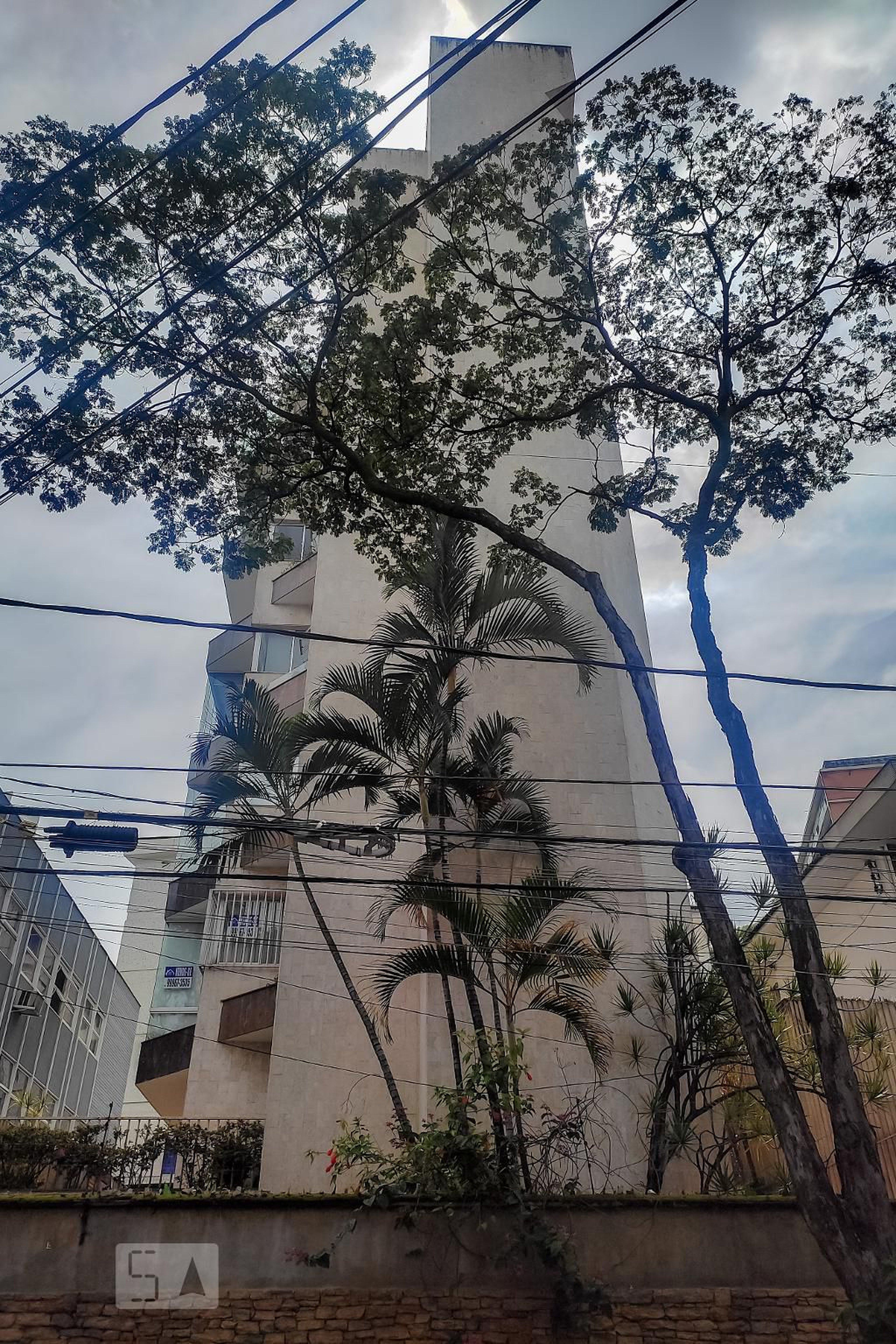 Fachada Condomínio em Rua Coletor Célso Werneck, 175